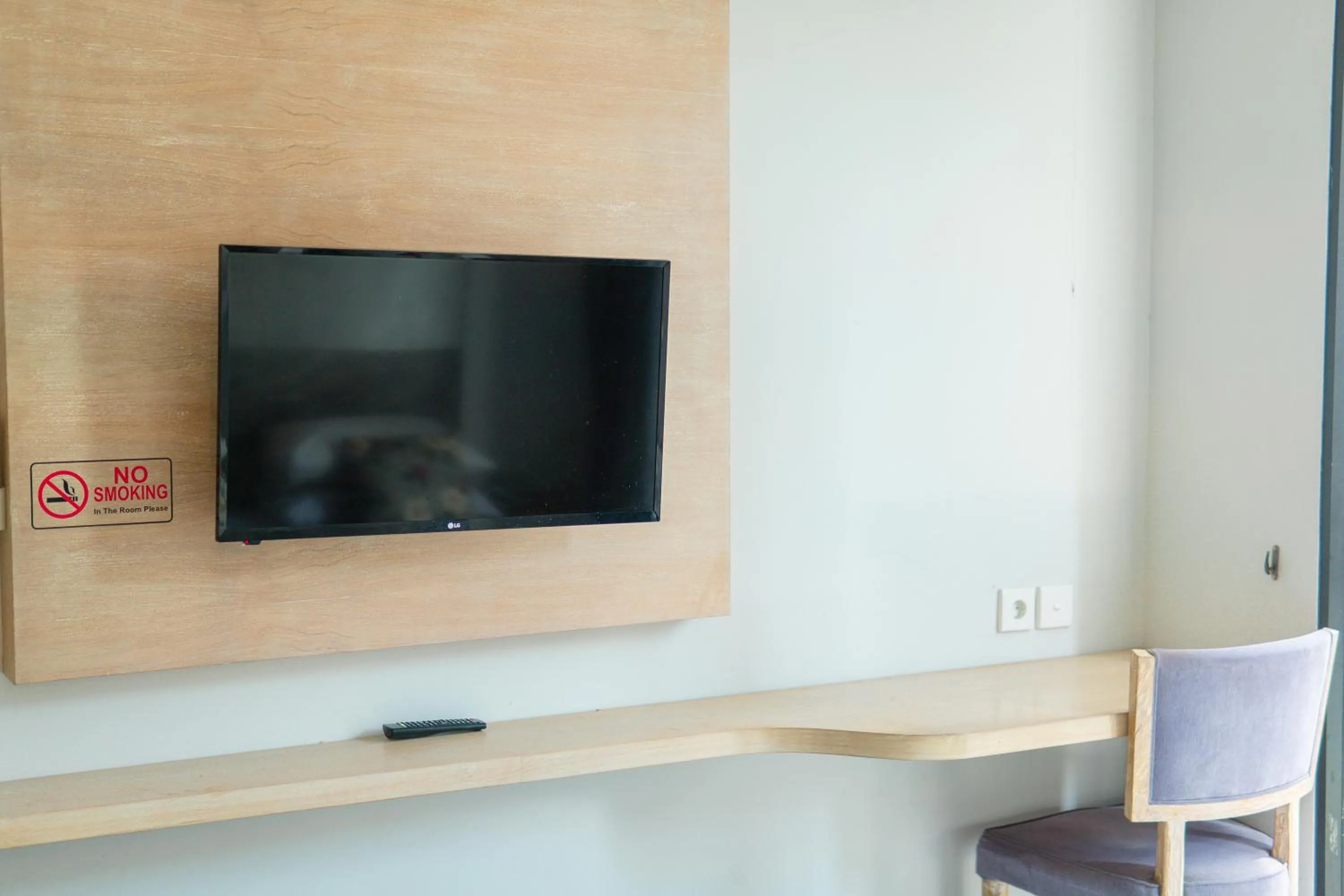 TV and multimedia in Gemini Star Hotel Kuta