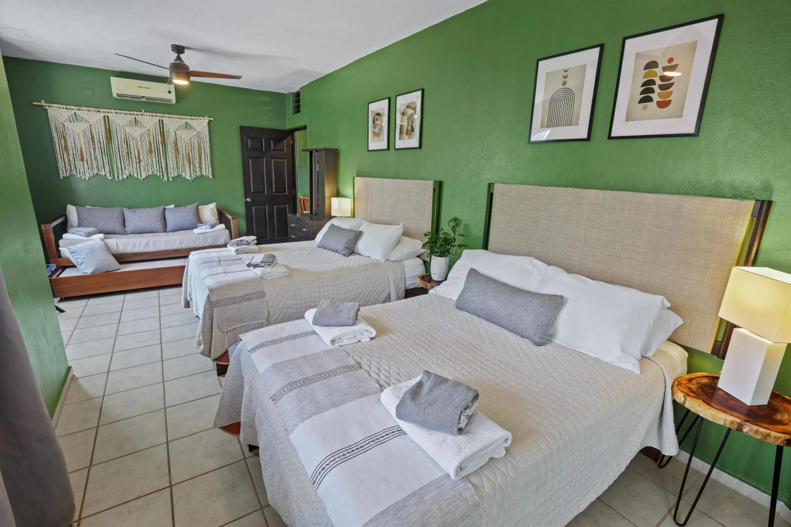 Photo of the whole room, Bed in Villas Pura Chacala