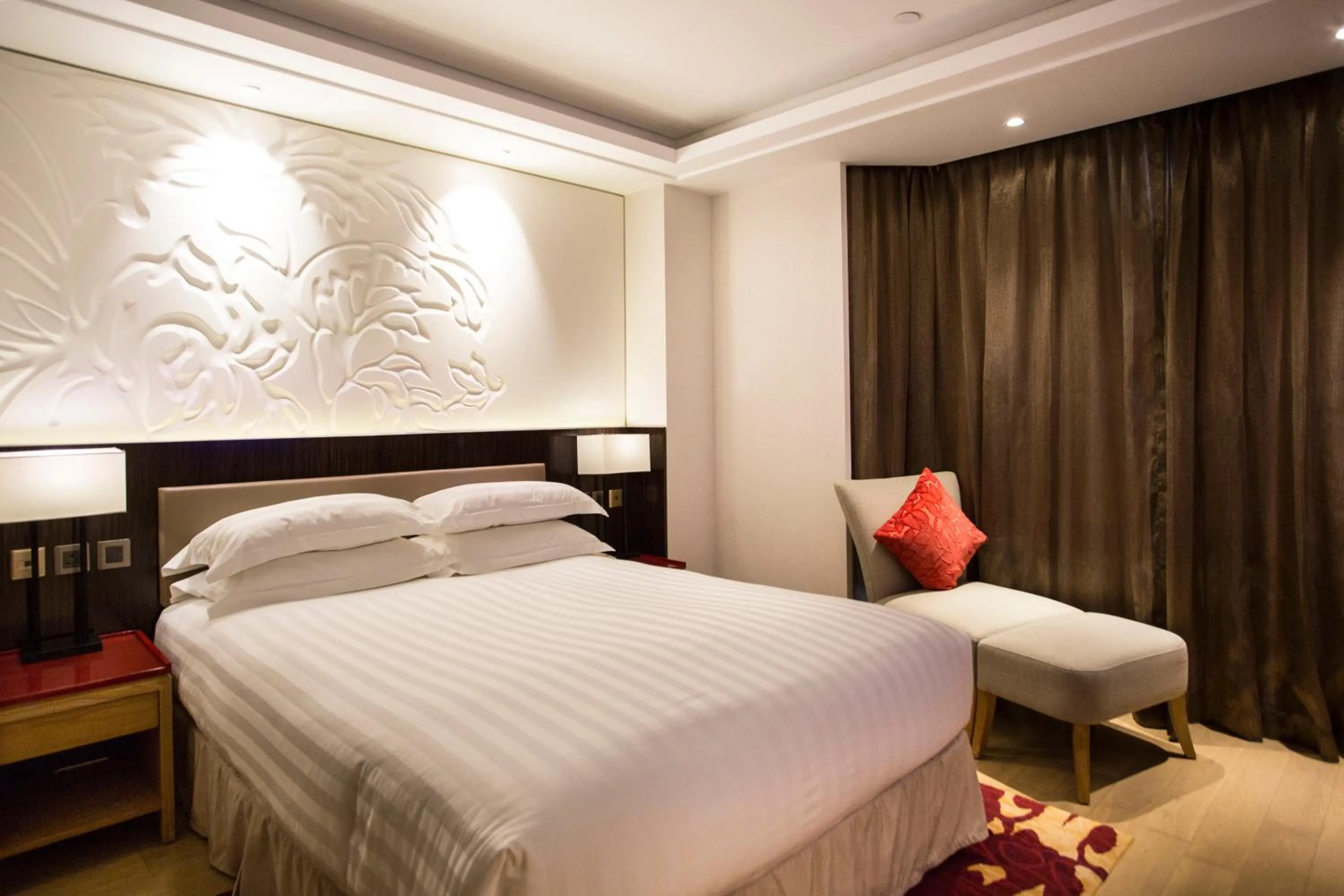 Bed in Wharney Hotel