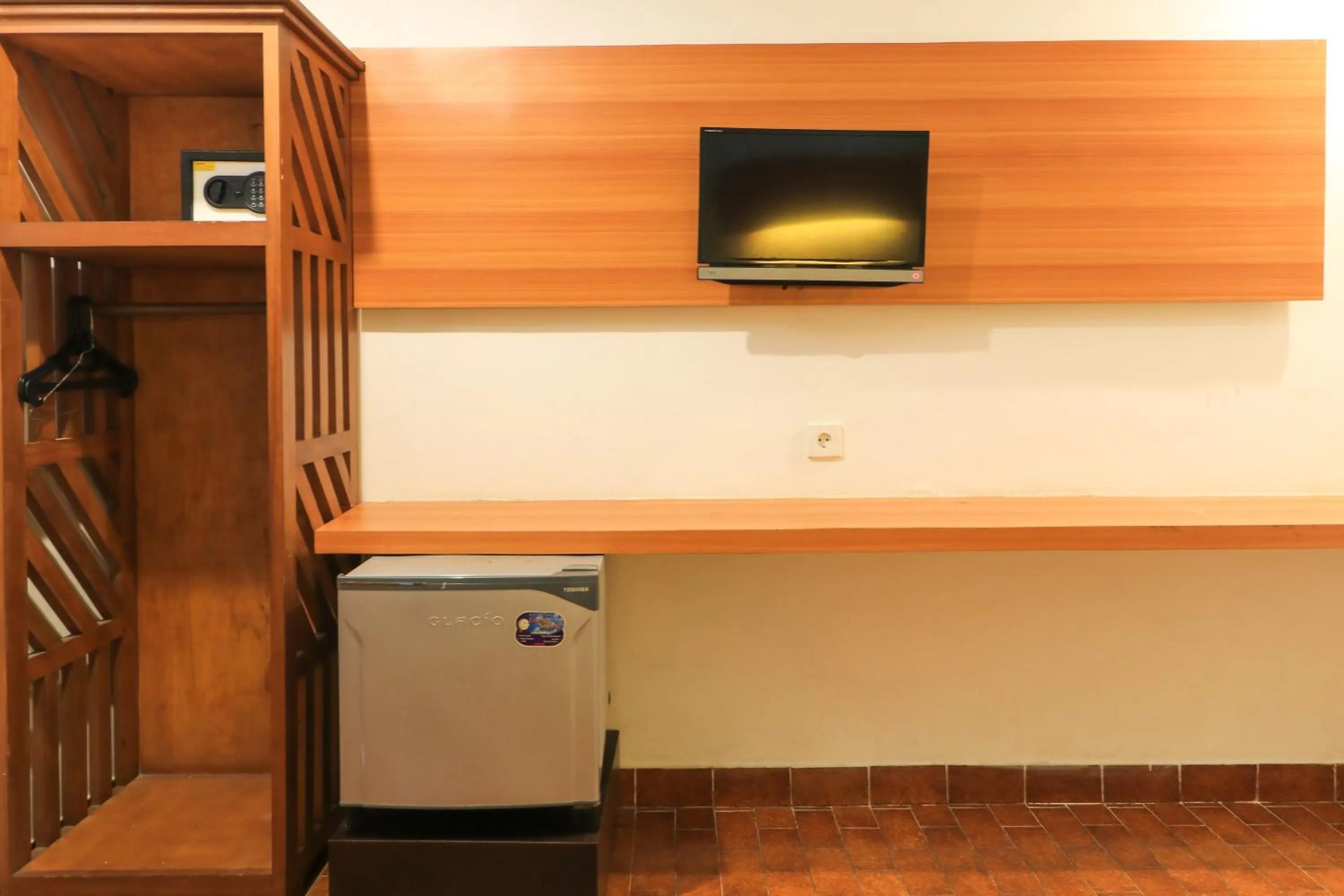 TV and multimedia in Ayu Lili Garden Hotel Kuta