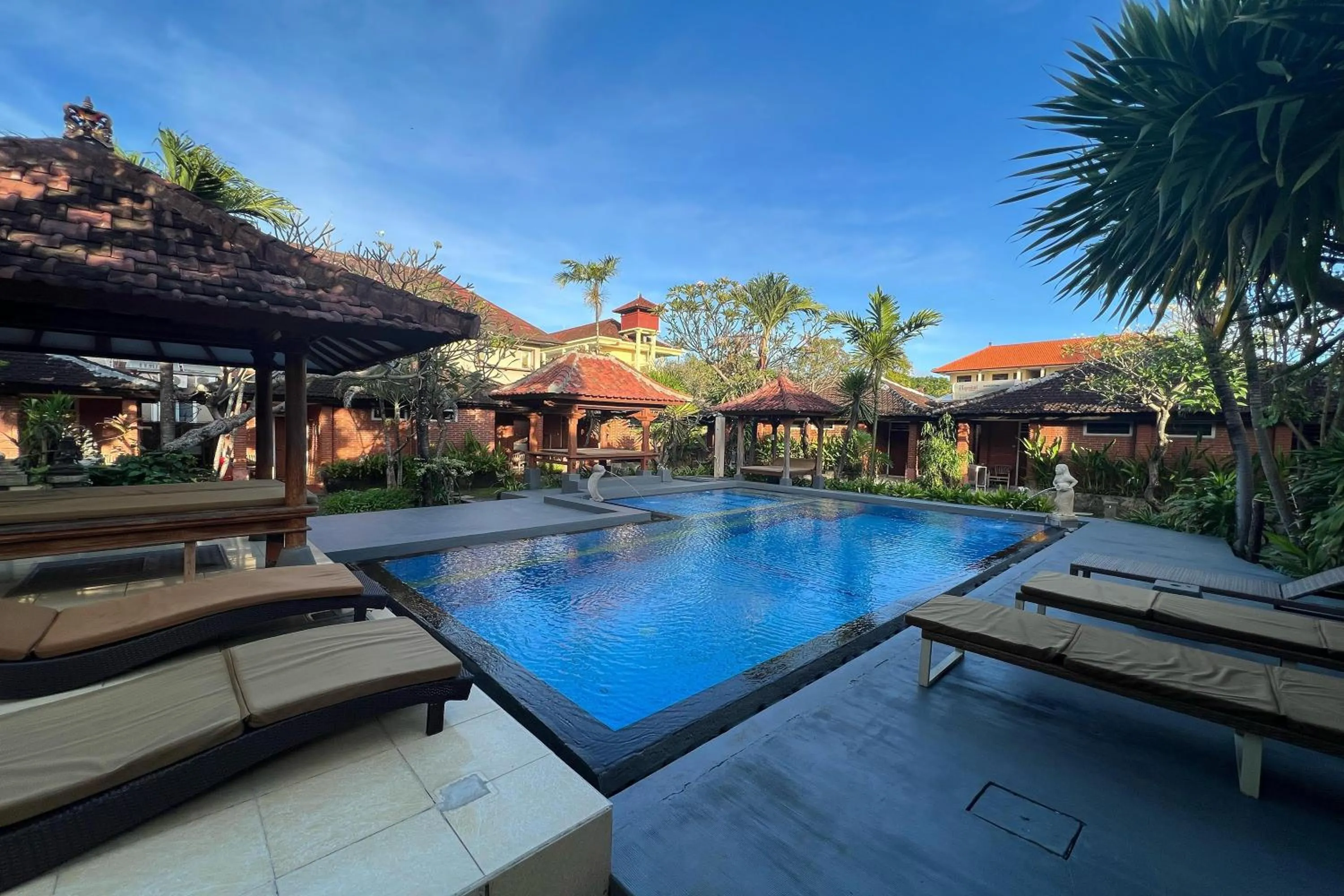 Swimming pool in Ayu Lili Garden Hotel Kuta
