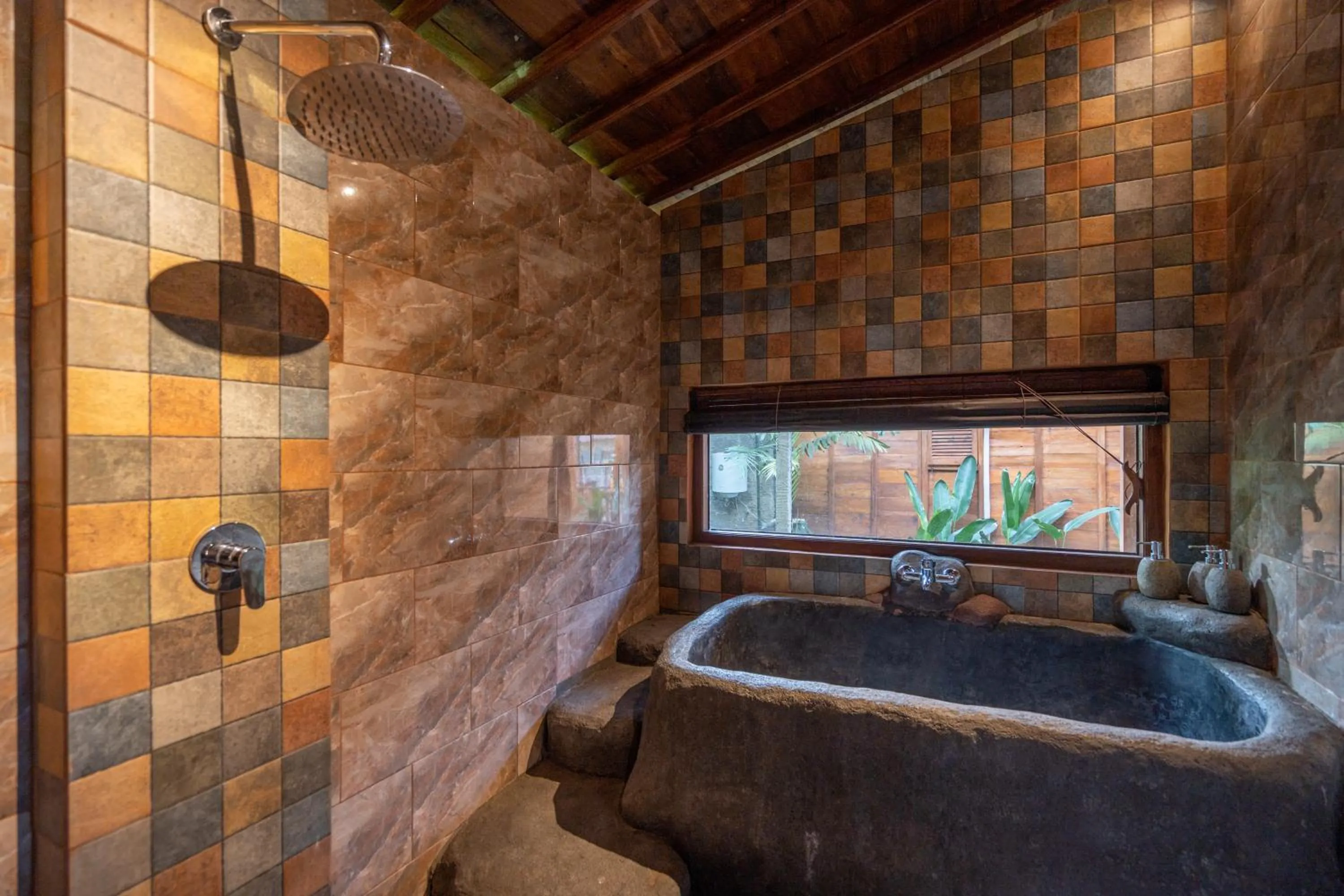 Hot Tub in Uma Sebatu Villa Ubud