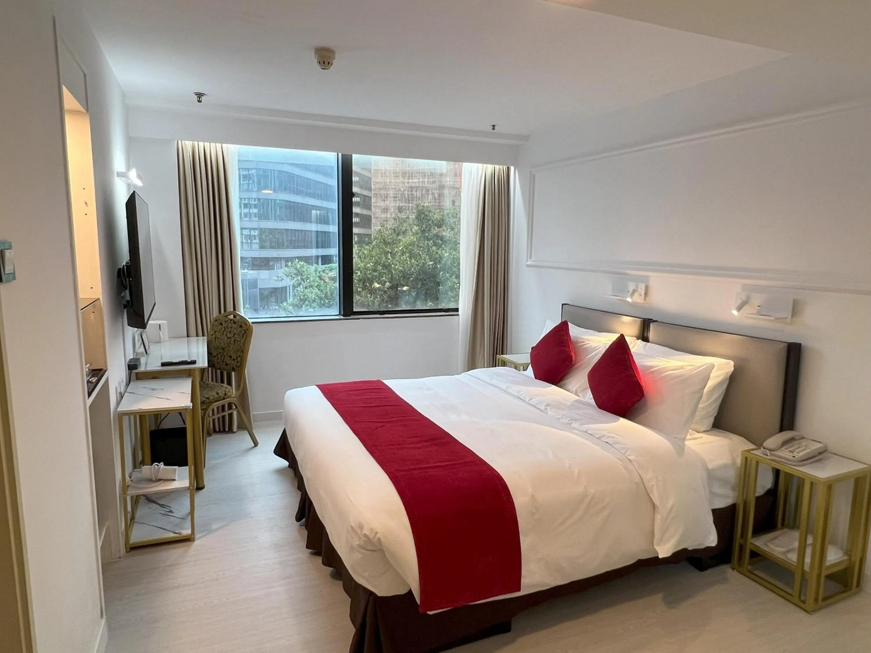 Bed in Best Western Plus Tsim Sha Tsui