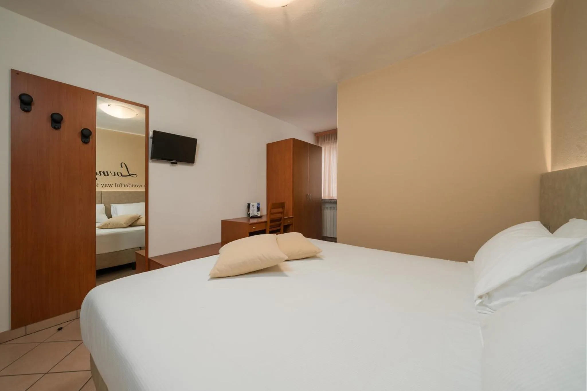 Bedroom, Bed in Hotel Oasi Verde