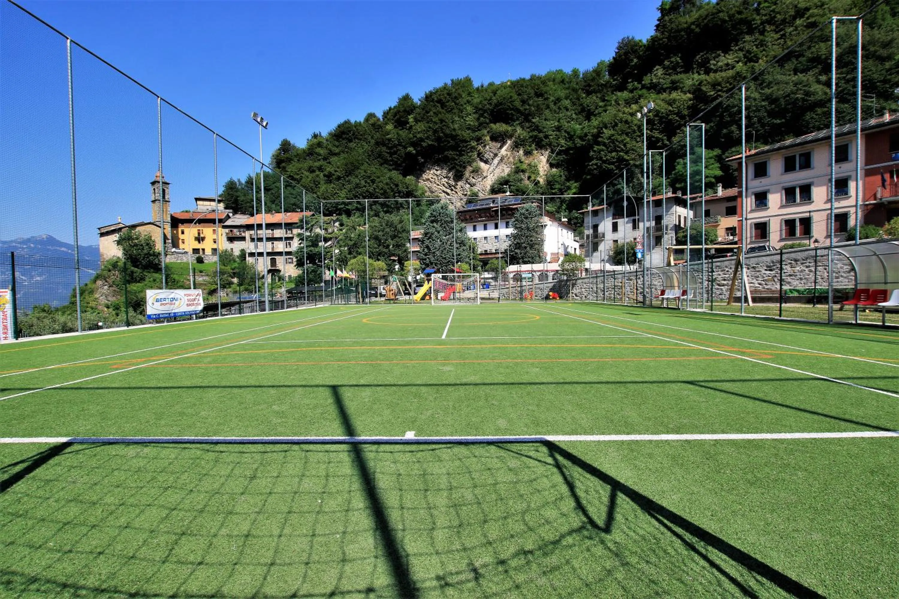 Tennis court in Hotel Oasi Verde