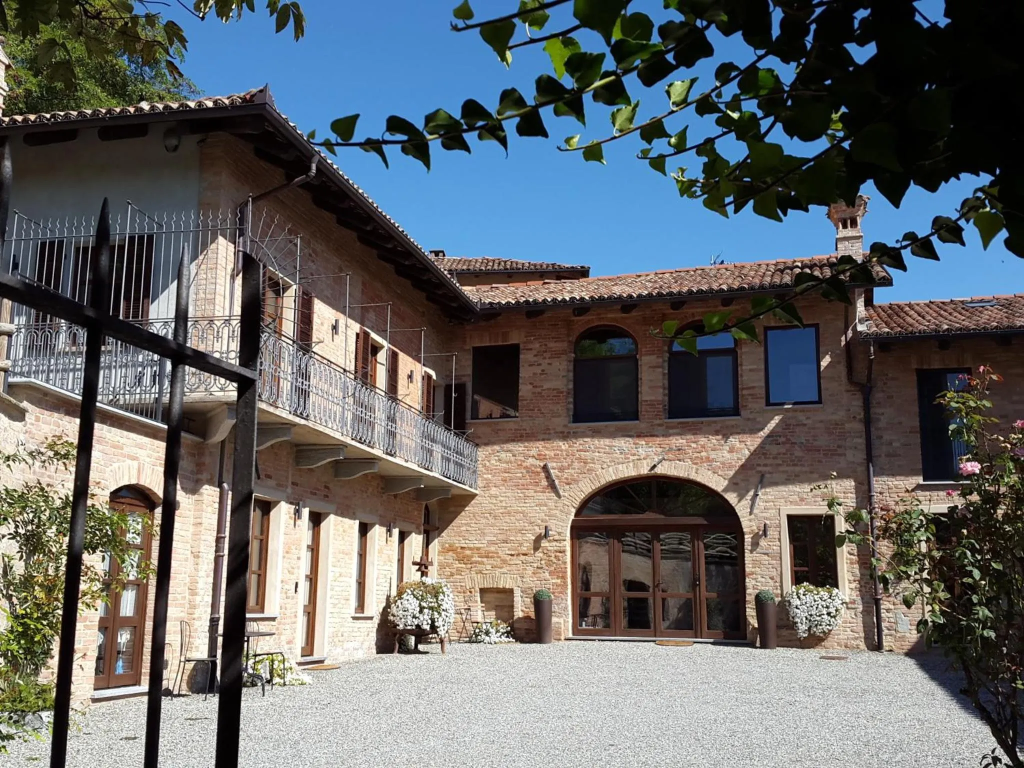 Facade/entrance in Dimora Cortese