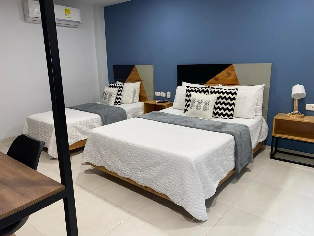 Bedroom, Bed in Kapital Suites