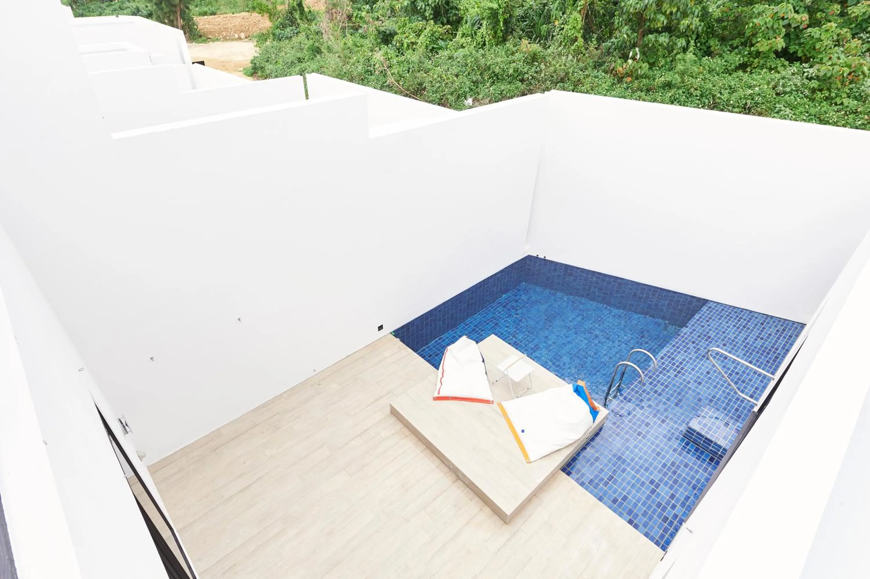 Swimming pool in Grand Bleu Gamin