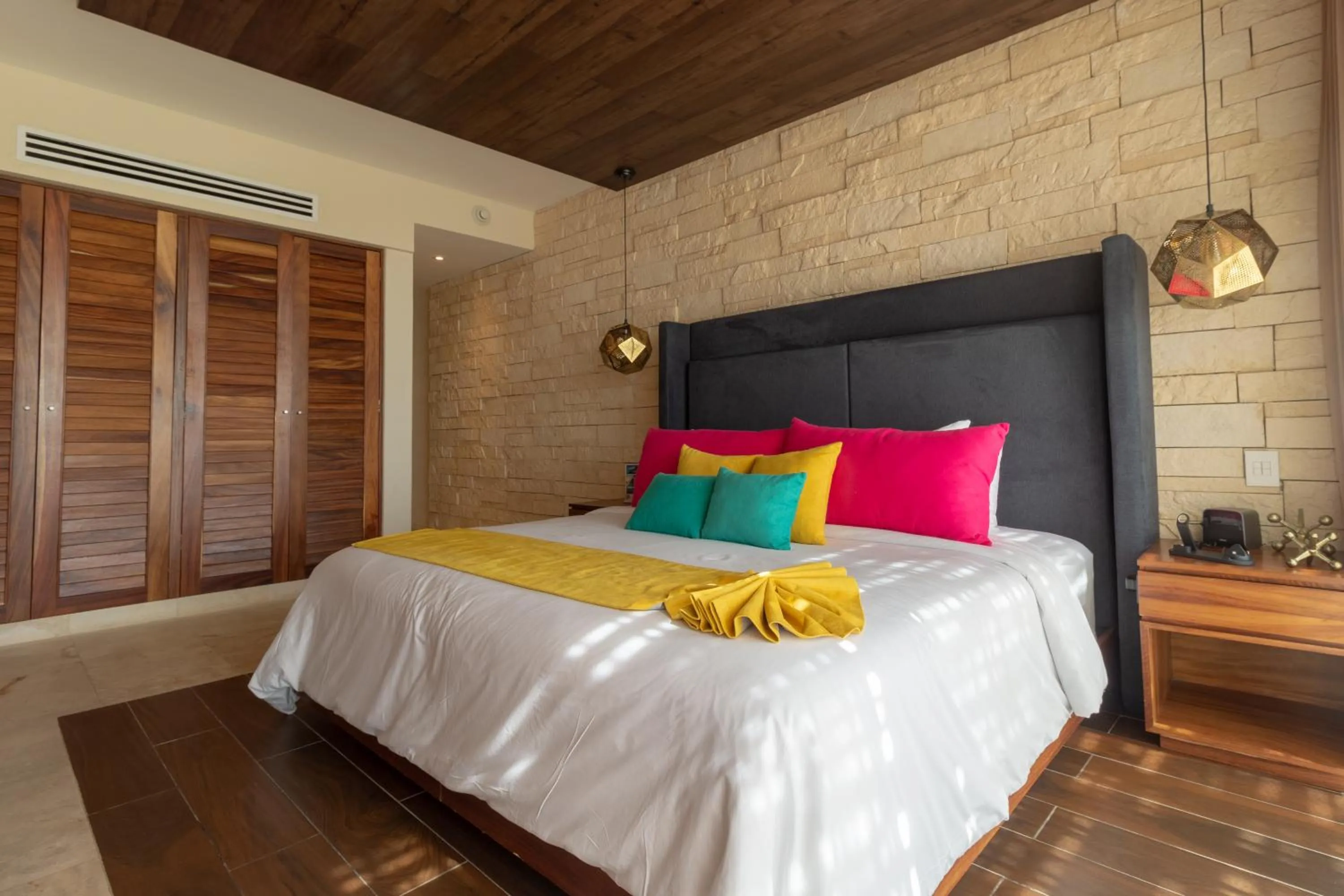 Bed in Hotel Beló Isla Mujeres - All Inclusive - Sargassum Free