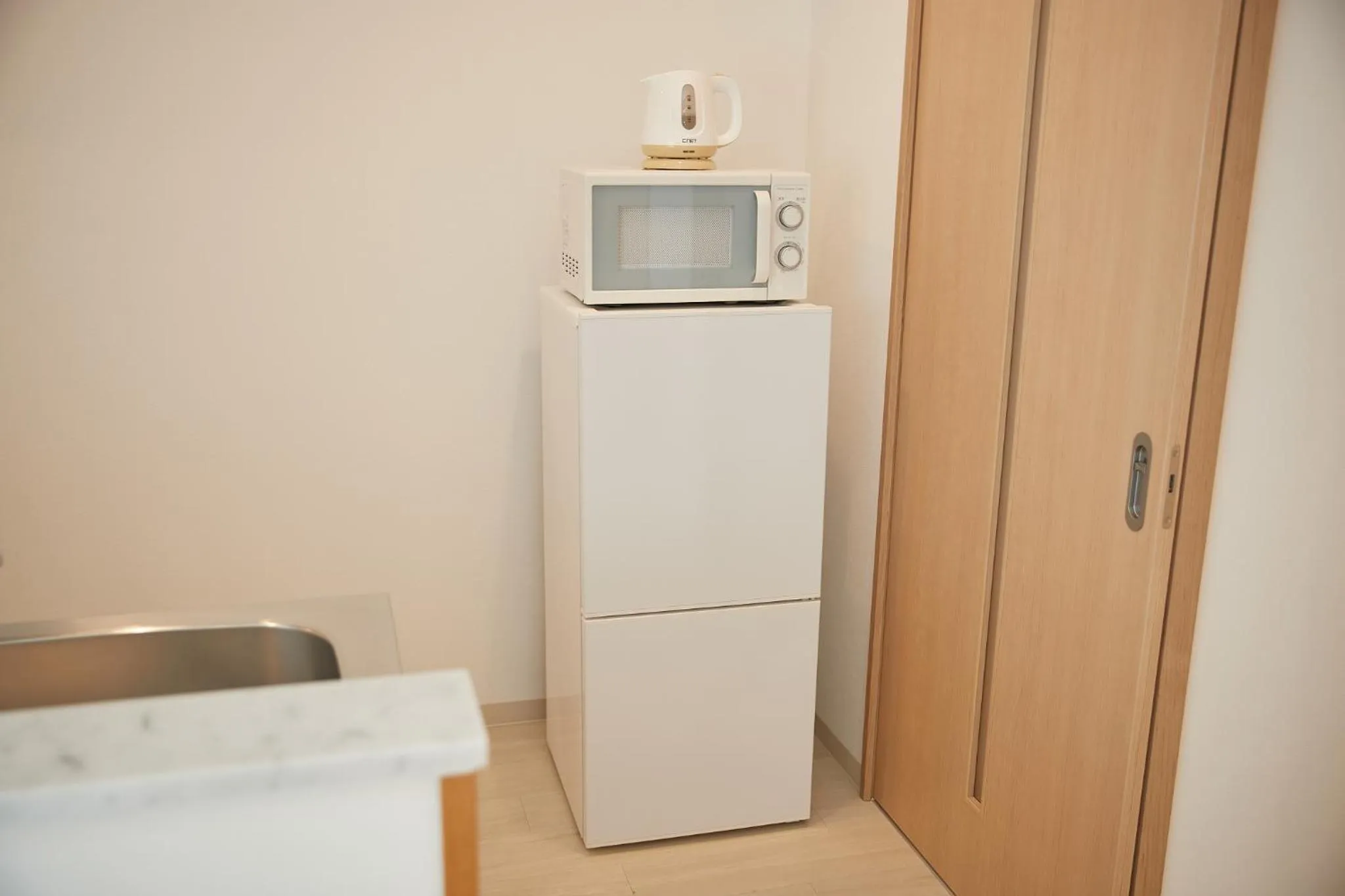 hair dresser in New Normal Hotel in NAGO ニューノーマルホテルイン名護