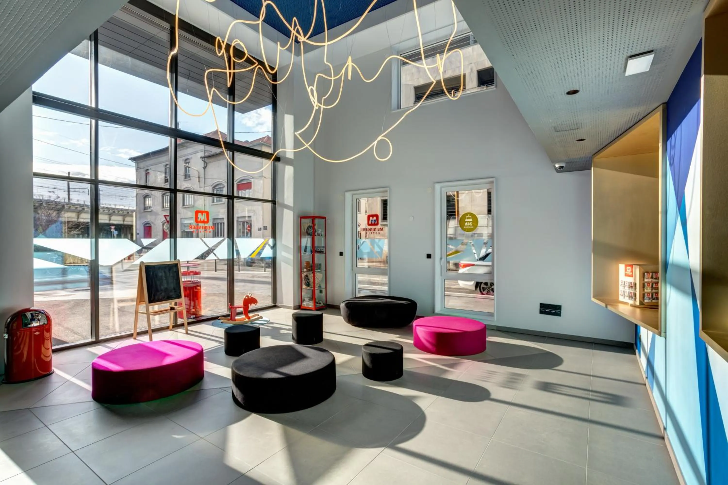 Lobby or reception in MEININGER Hotel Lyon Centre Berthelot