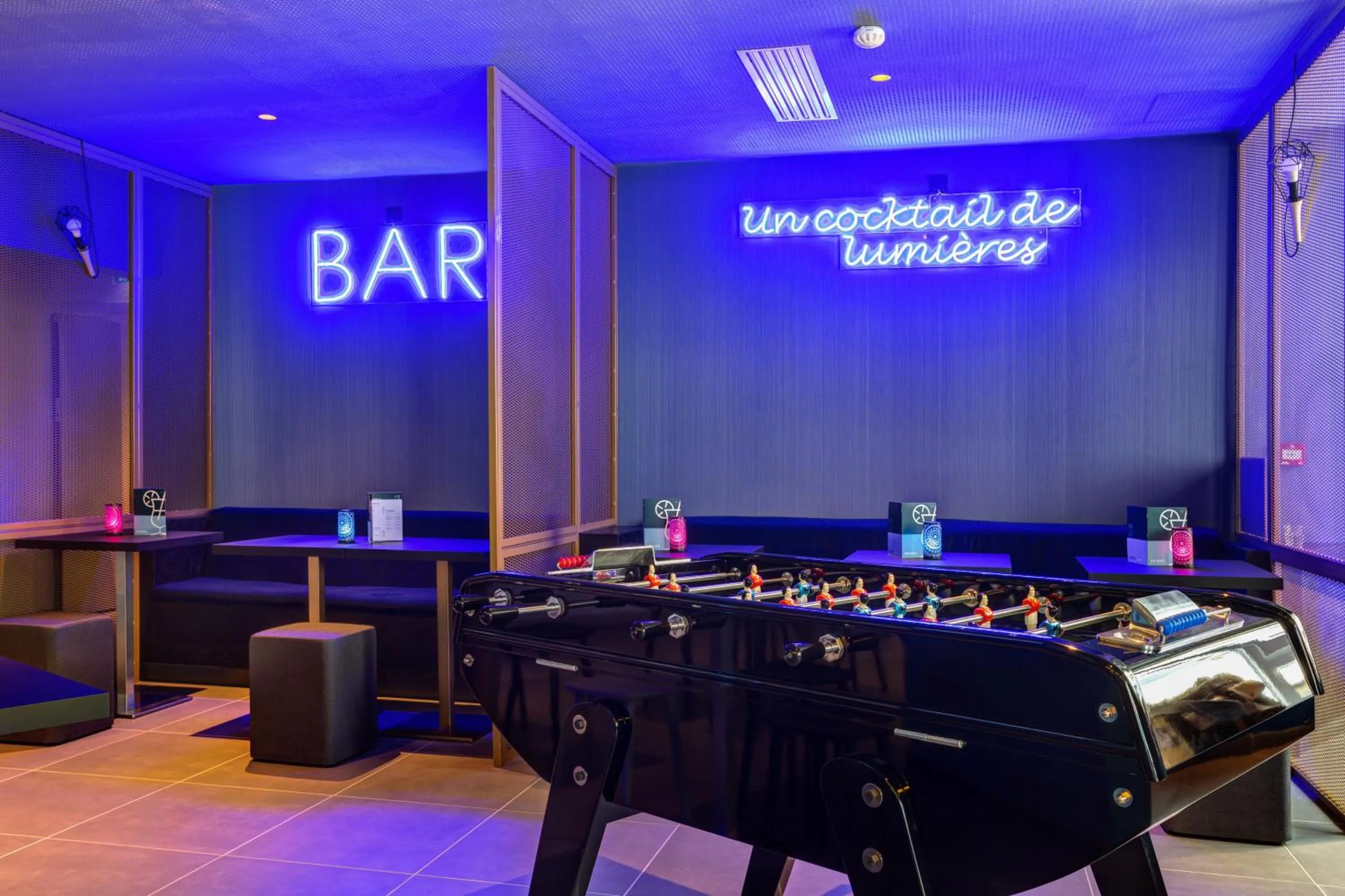 Lounge or bar in MEININGER Hotel Lyon Centre Berthelot