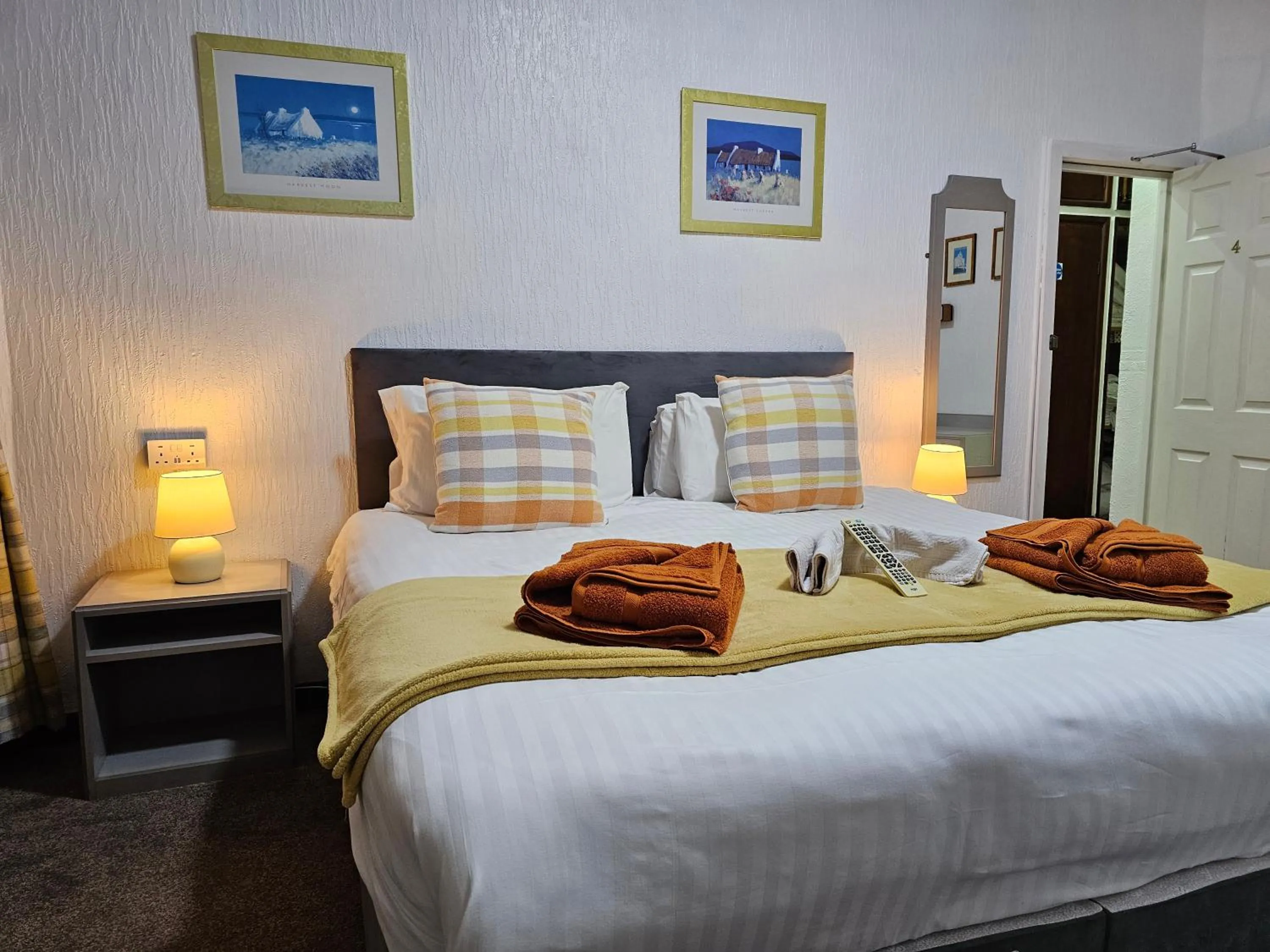 Bedroom, Bed in Collingwood Hotel