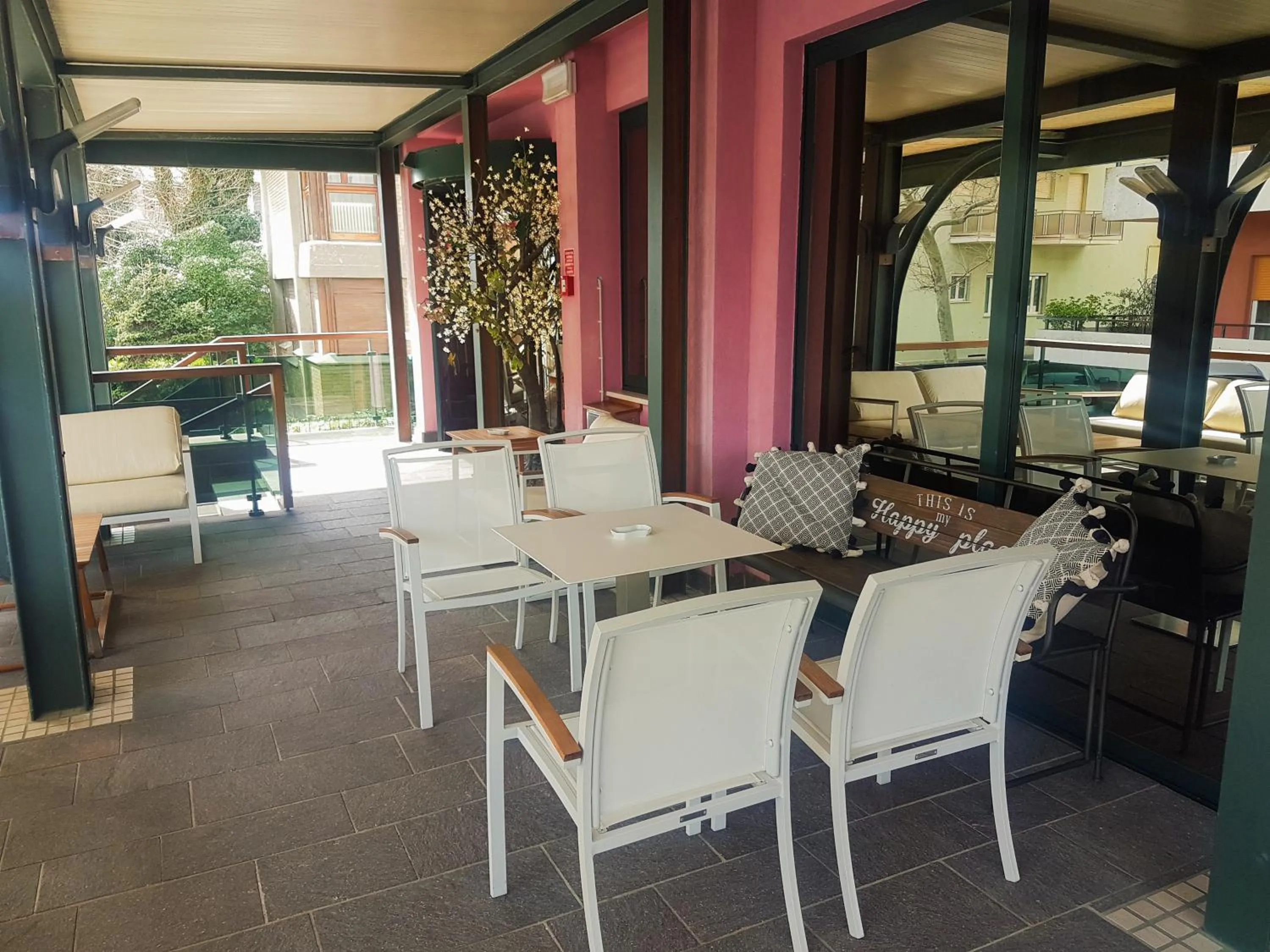 Patio in Hotel Sabra