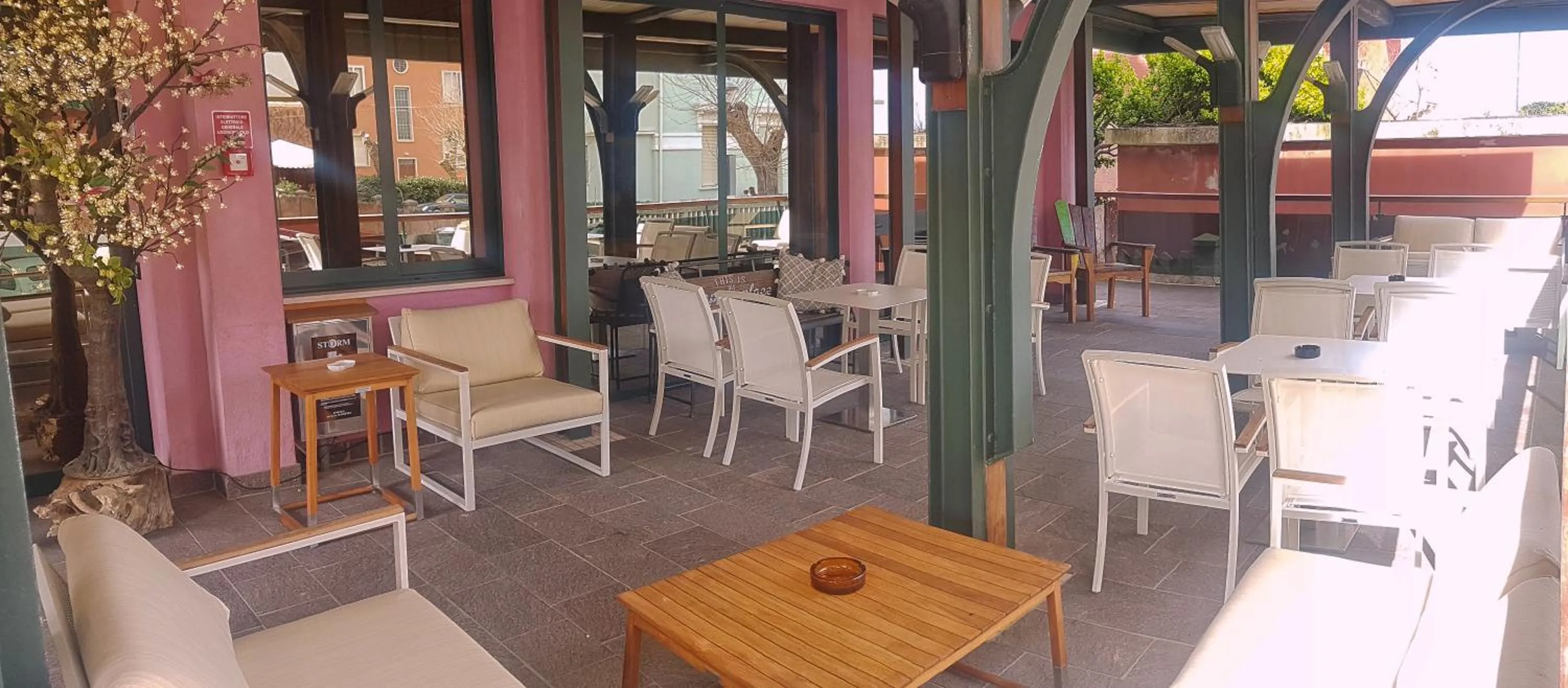 Patio in Hotel Sabra