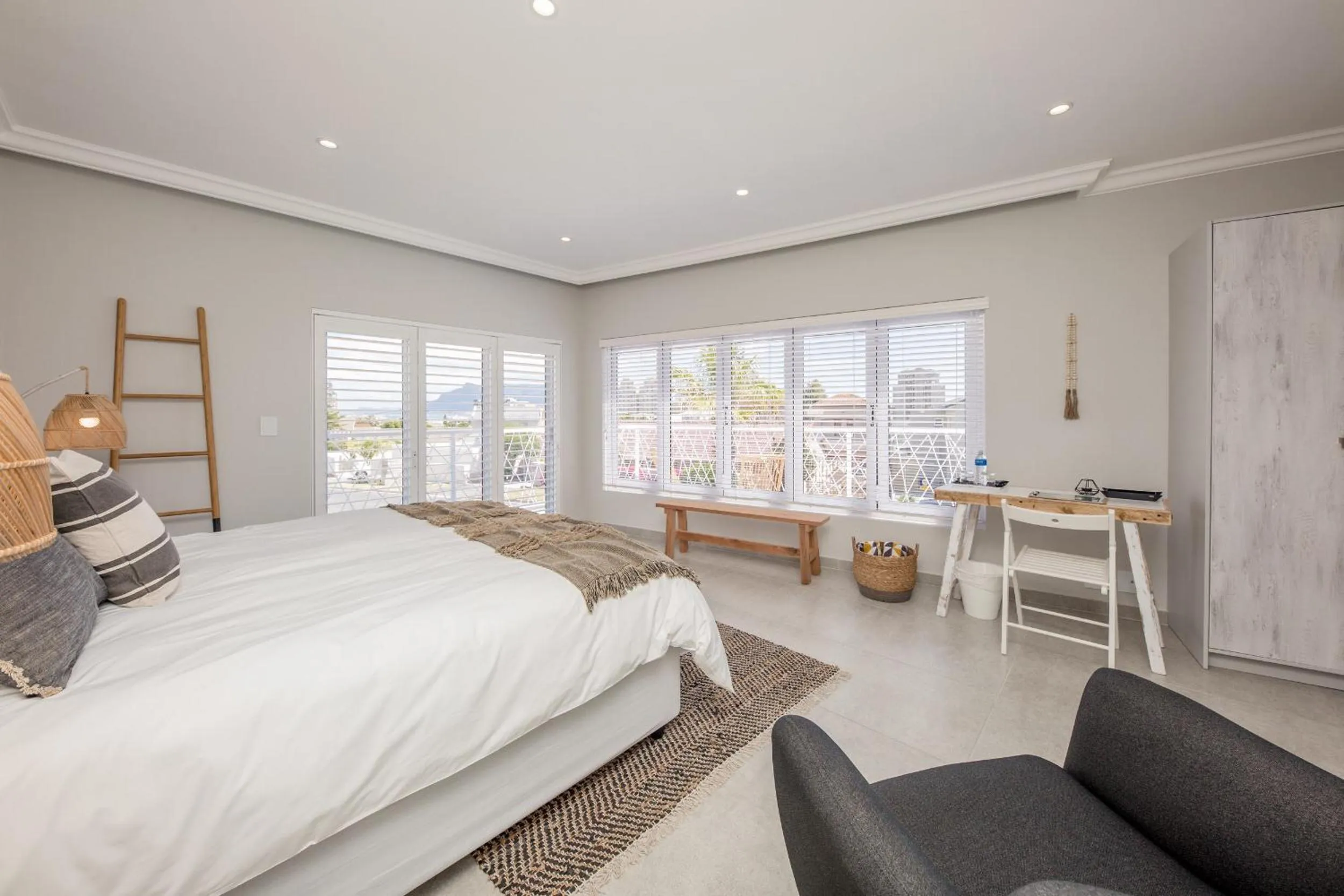 Photo of the whole room, Bed in The Little Palm