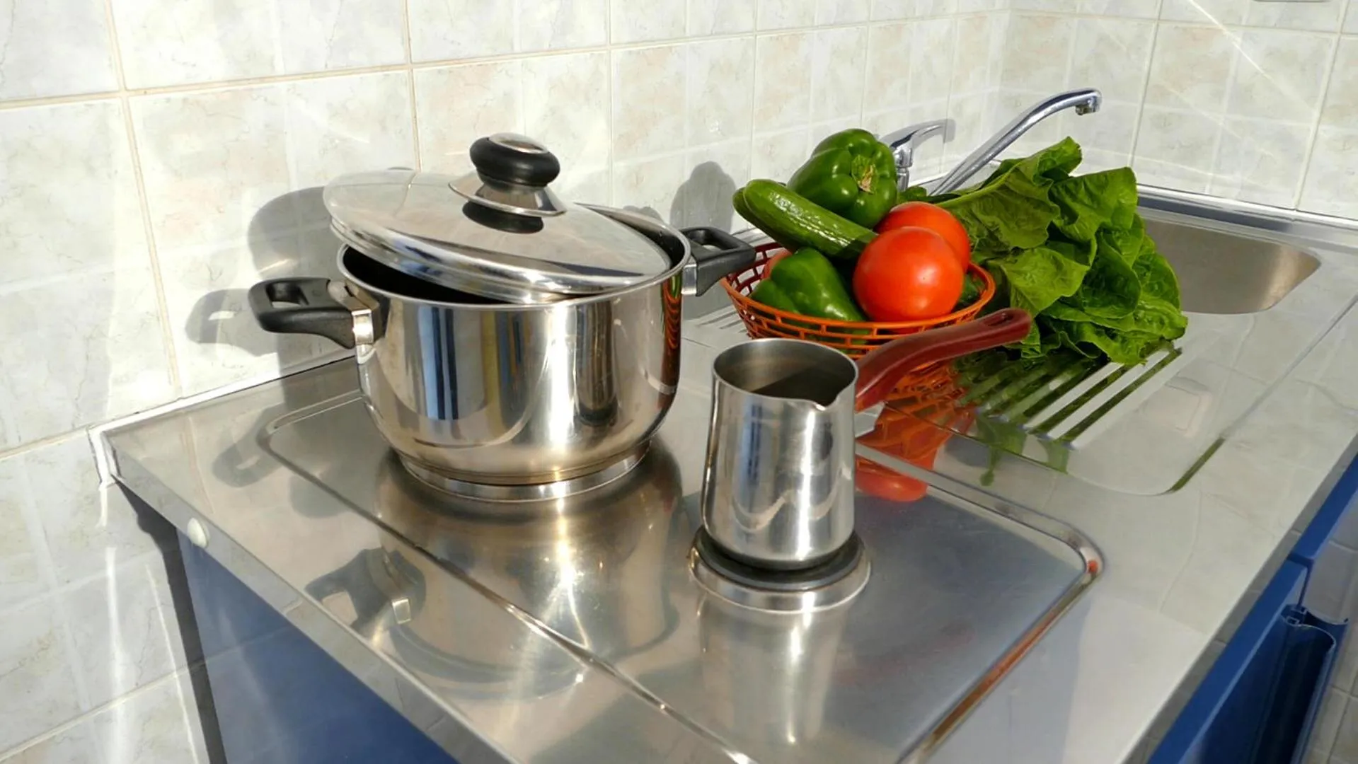 Kitchen or kitchenette in Christi Apartments