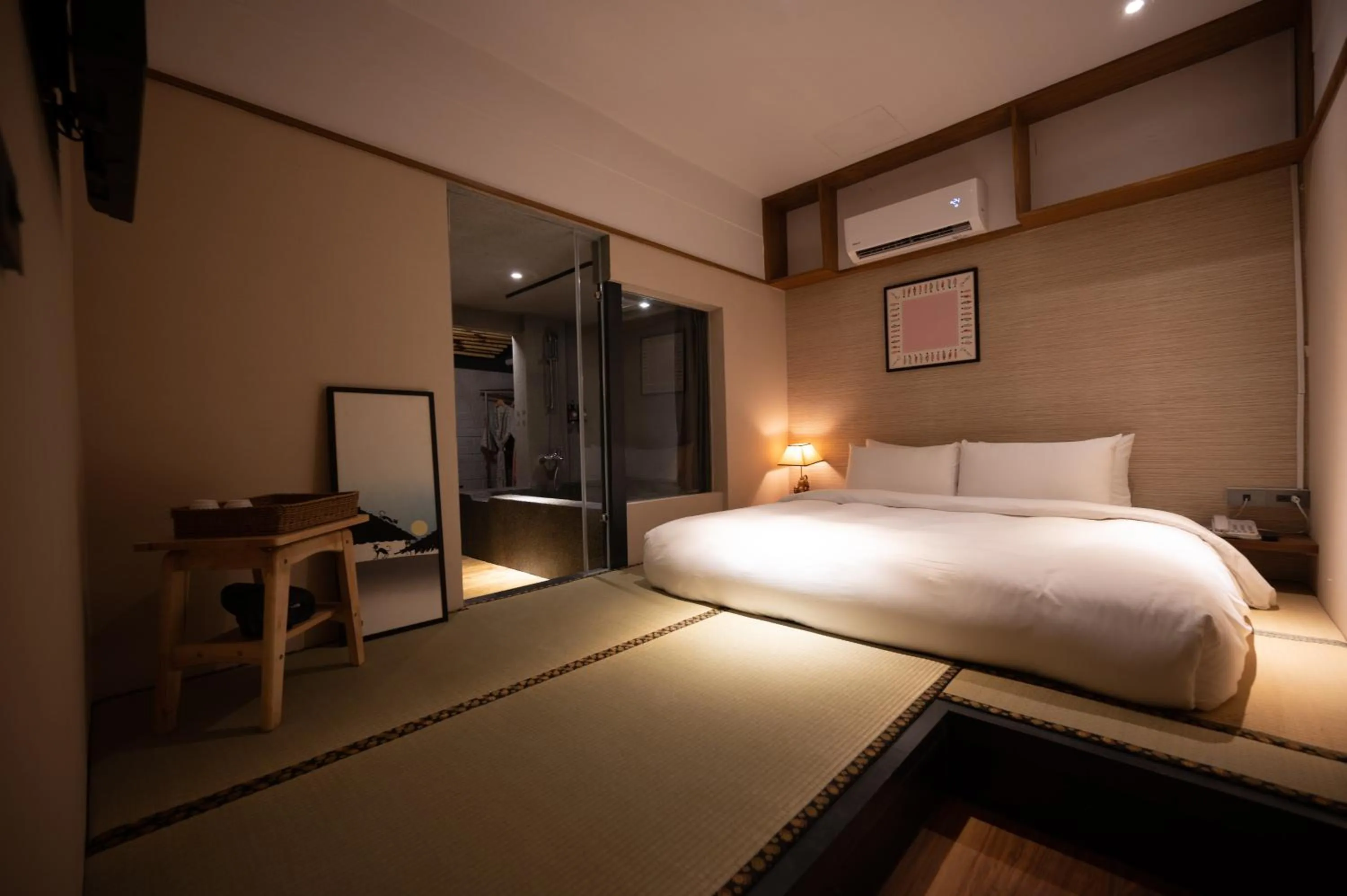 Bedroom, Bed in Yunoyado Onsen Hot Spring Hotel Deyang