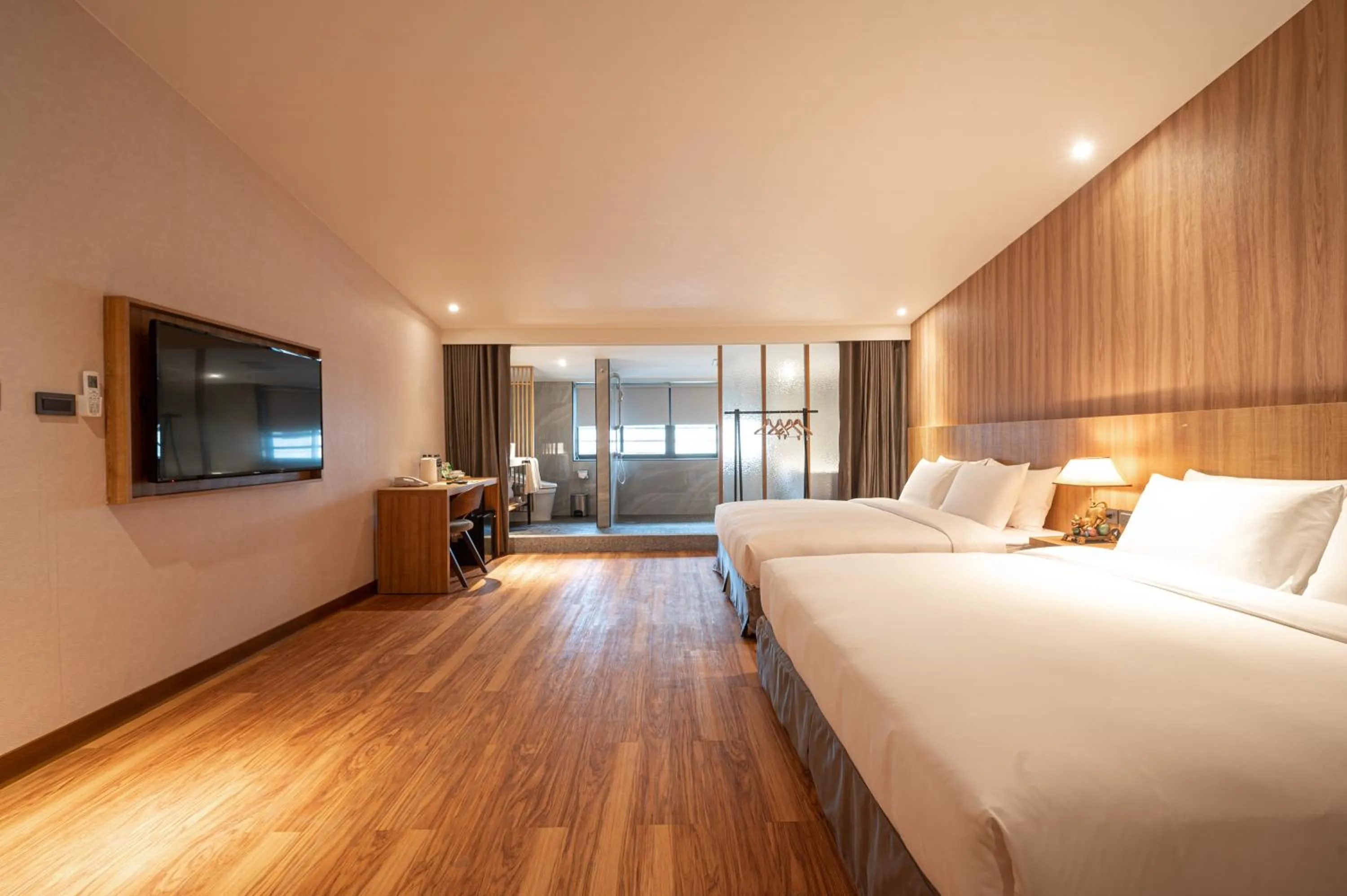 Photo of the whole room, Bed in Yunoyado Onsen Hot Spring Hotel Deyang