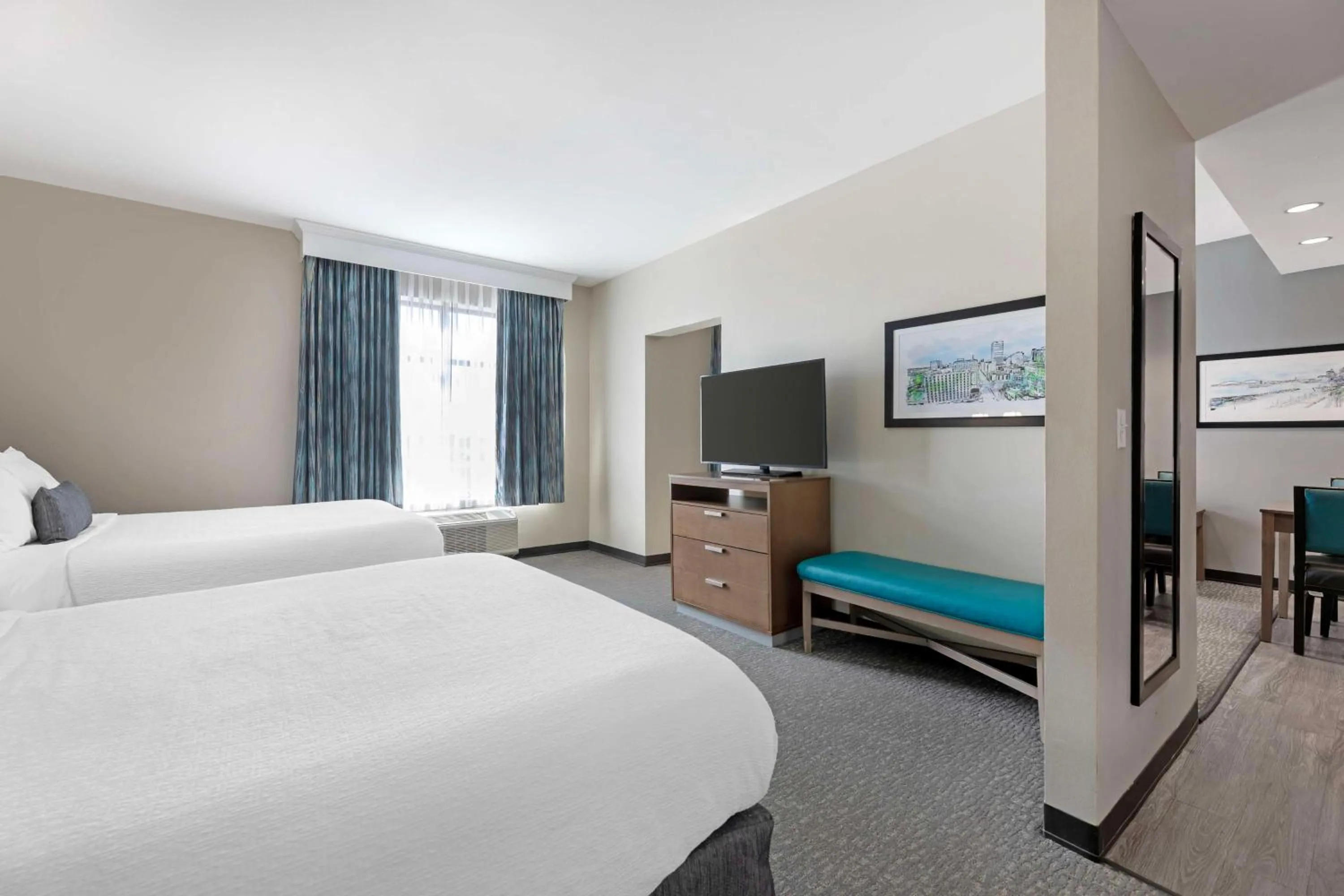 Photo of the whole room, Bed in Best Western Plus Executive Residency Marion