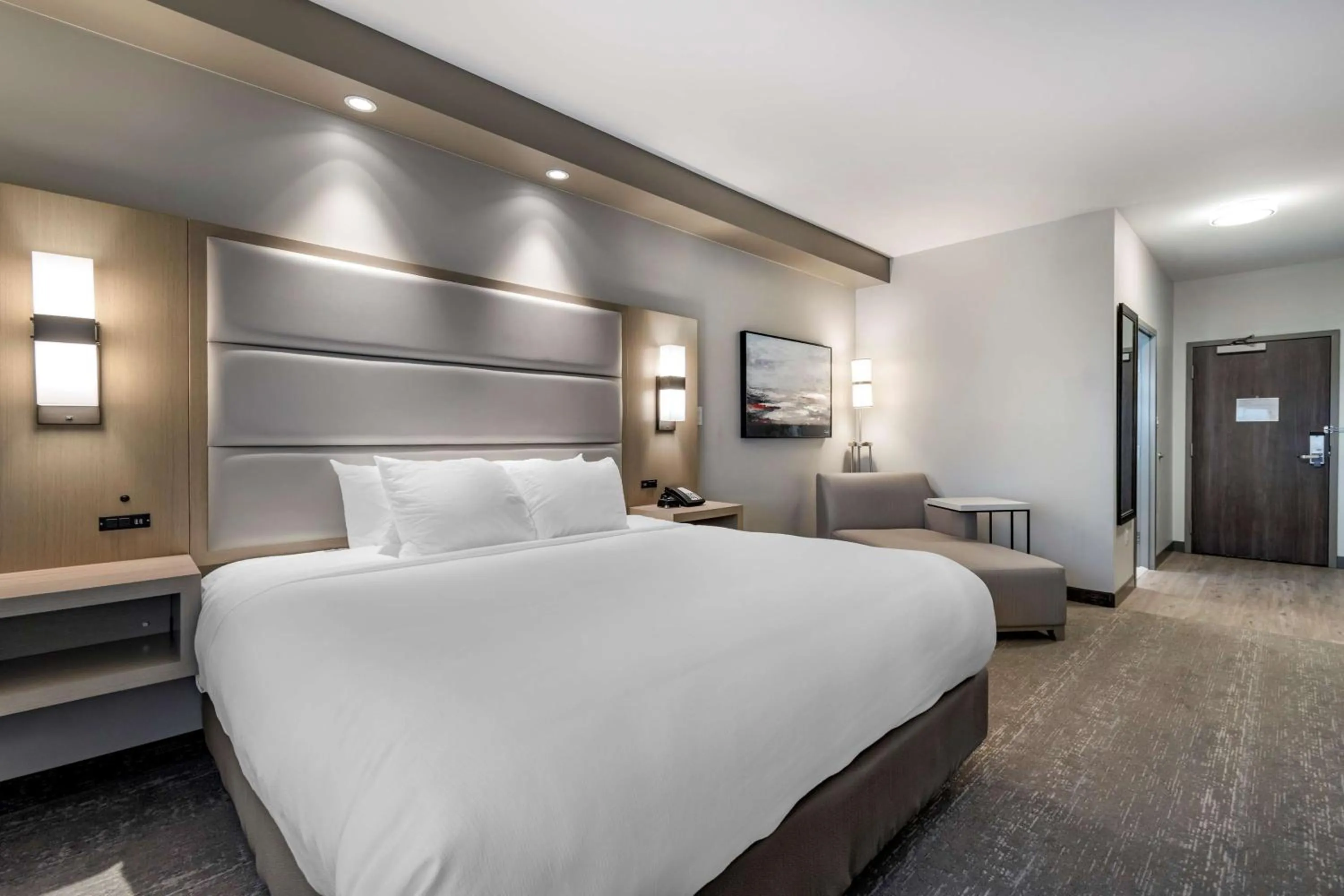 Bedroom, Bed in Best Western Premier Prince Albert