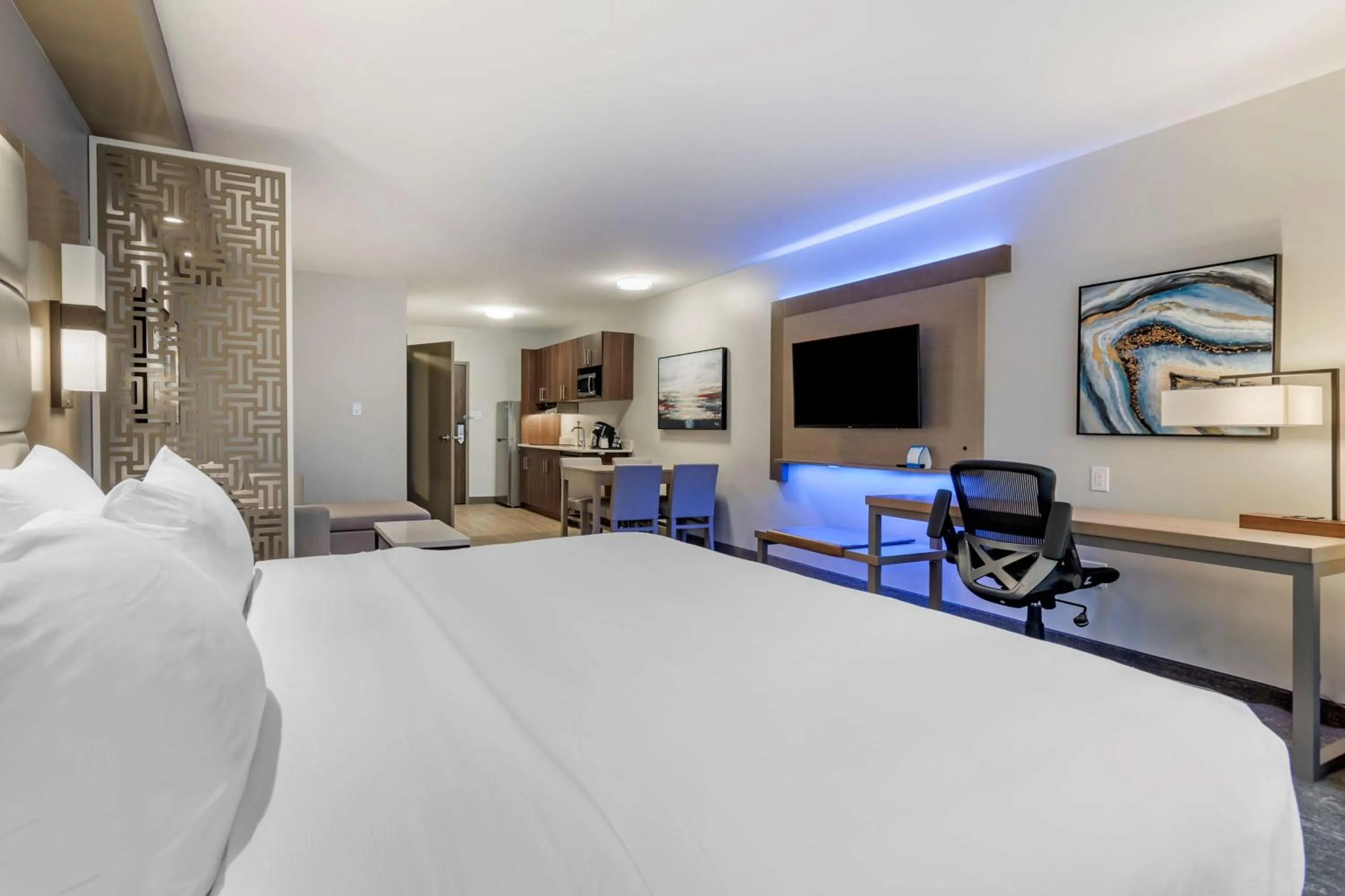 Bedroom, Bed in Best Western Premier Prince Albert