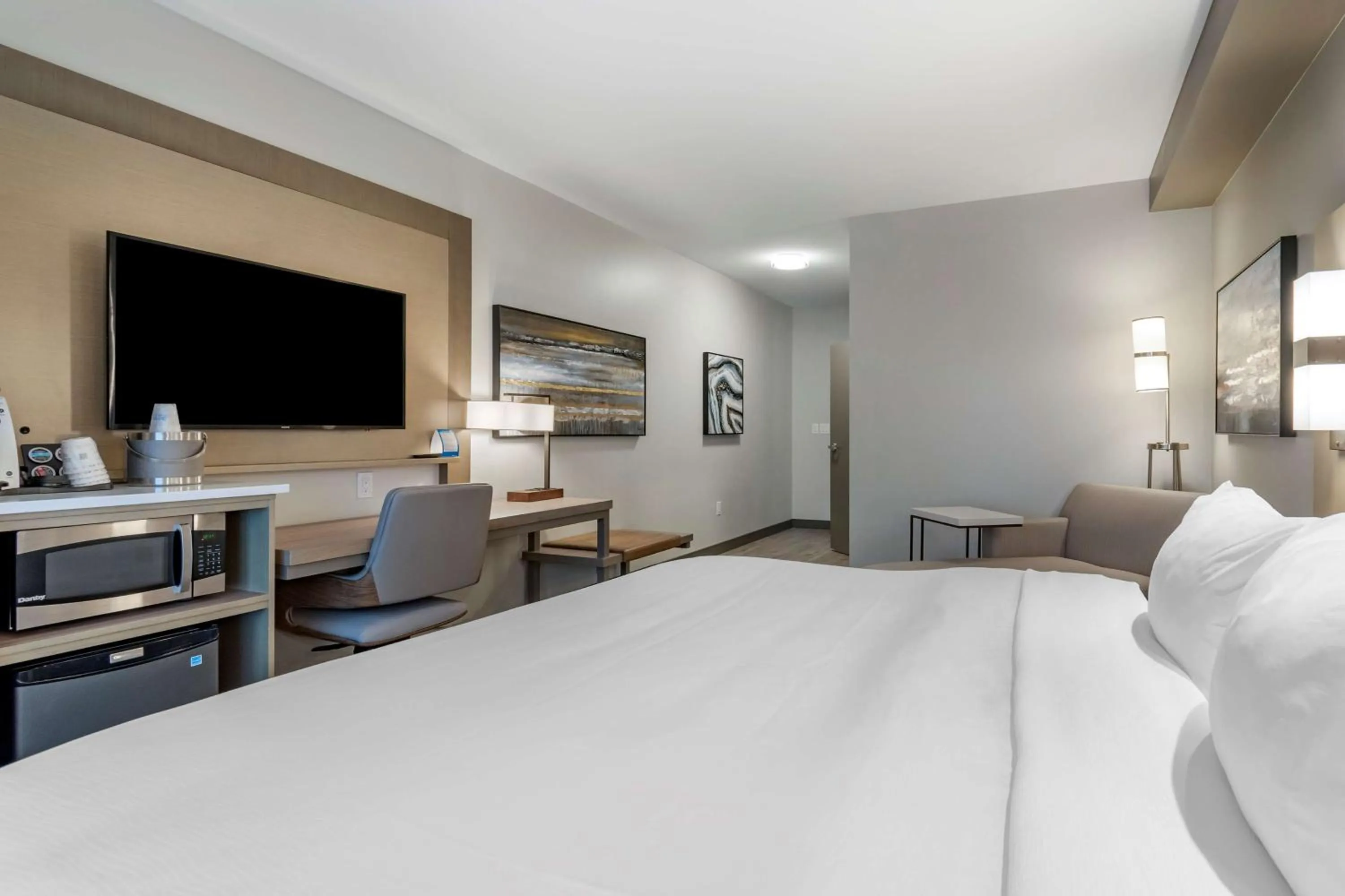 Bedroom, Bed in Best Western Premier Prince Albert