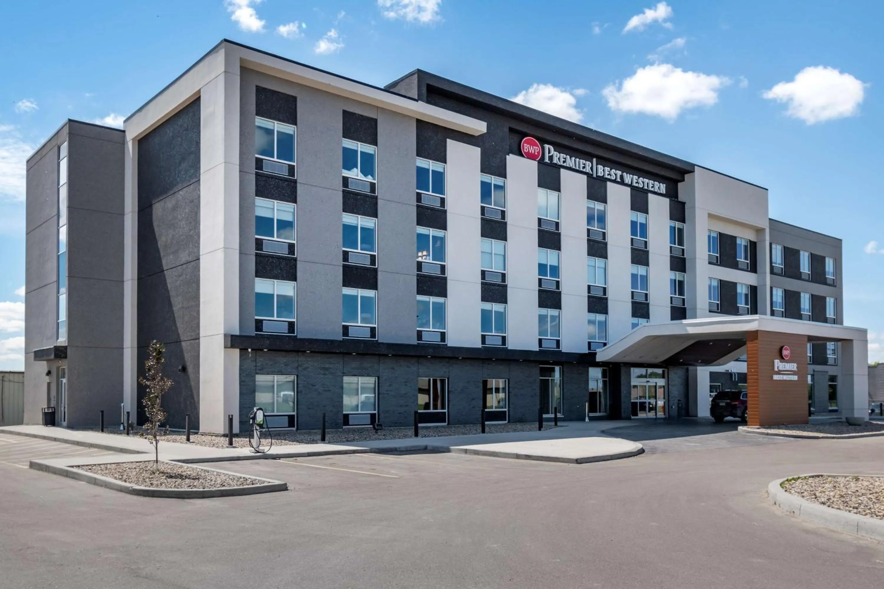 Property building in Best Western Premier Prince Albert