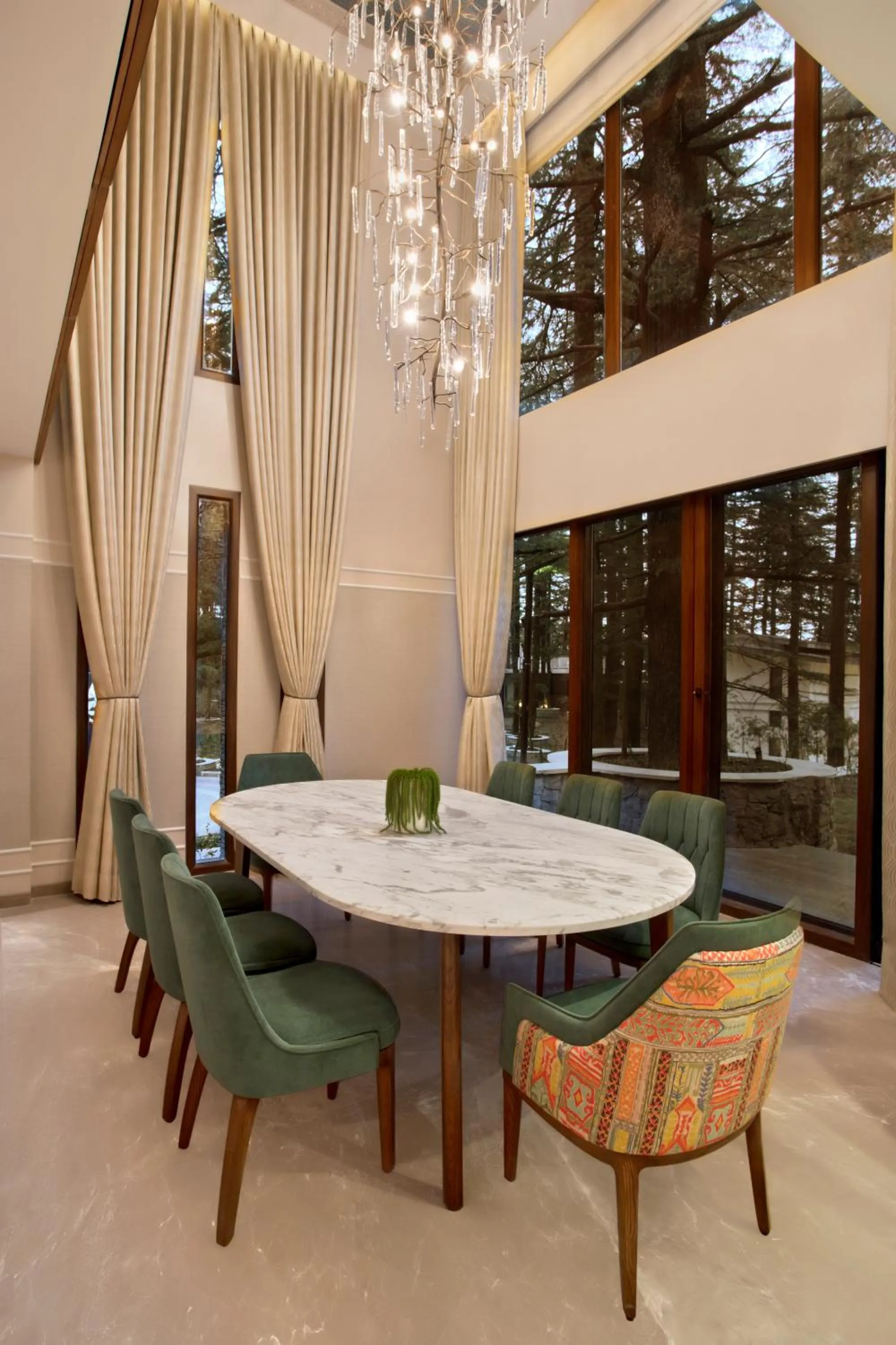 Lounge or bar in Hyatt Regency Dharamshala Resort