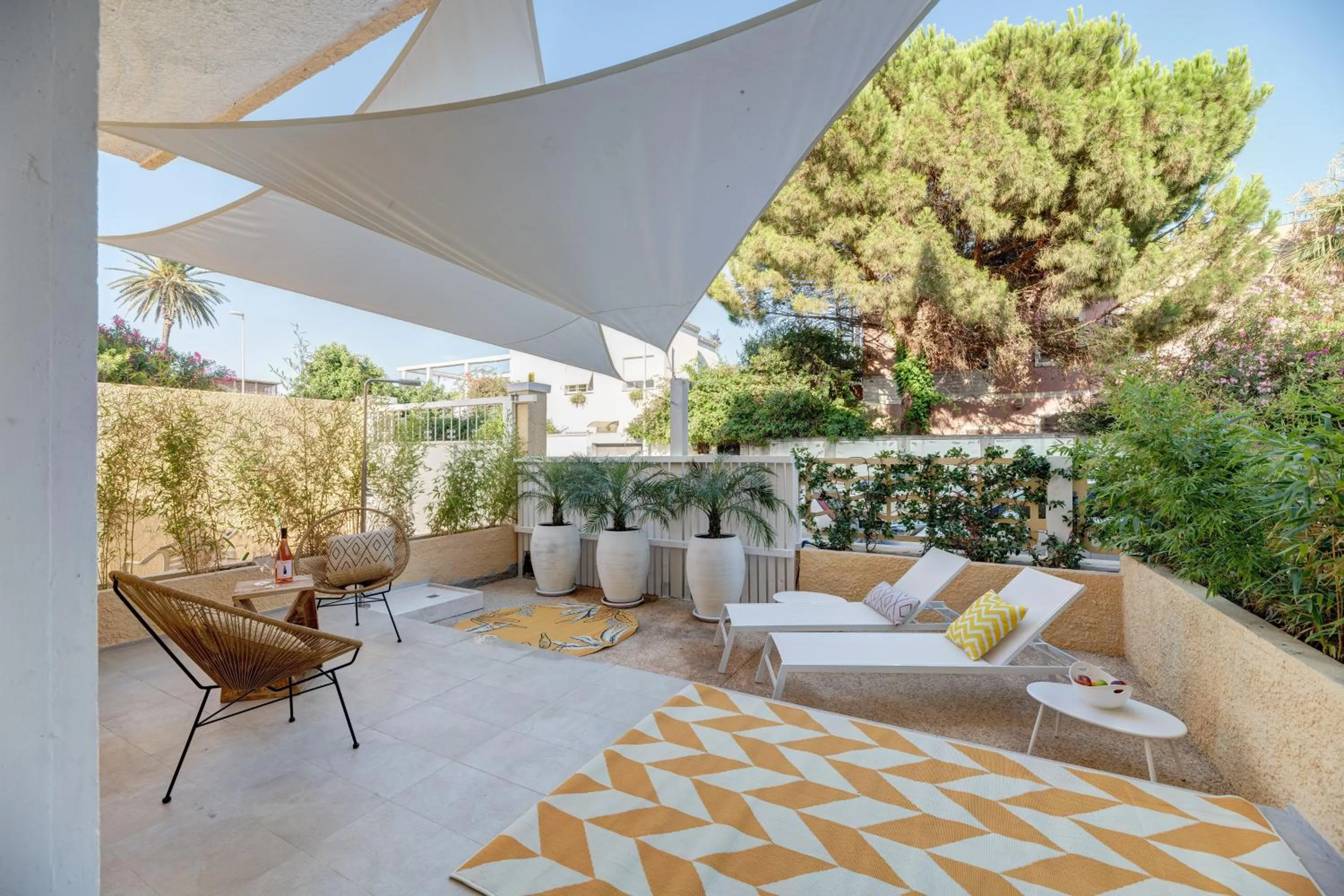 Patio in Le Palmette Suites