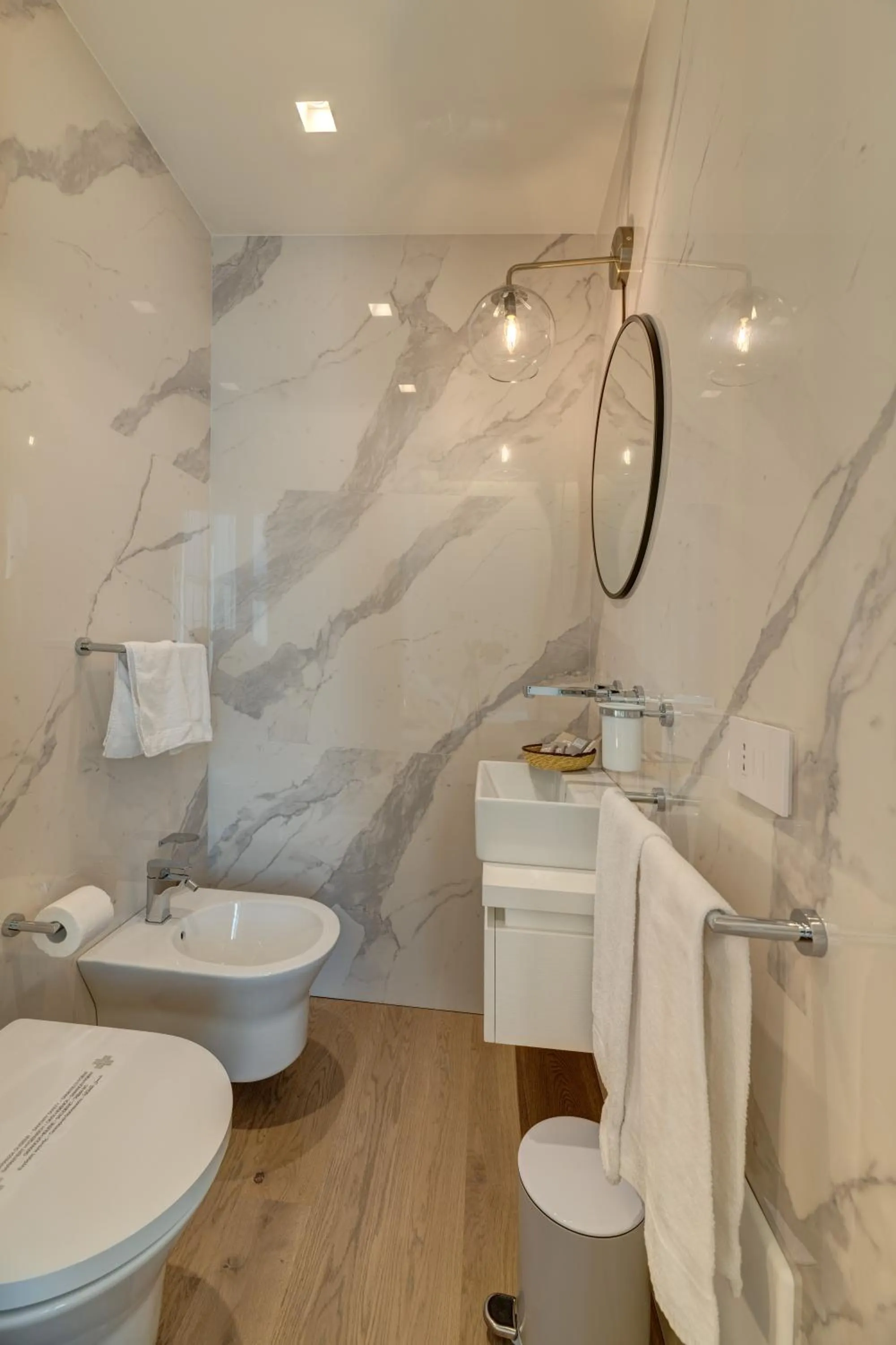 Toilet in Le Palmette Suites