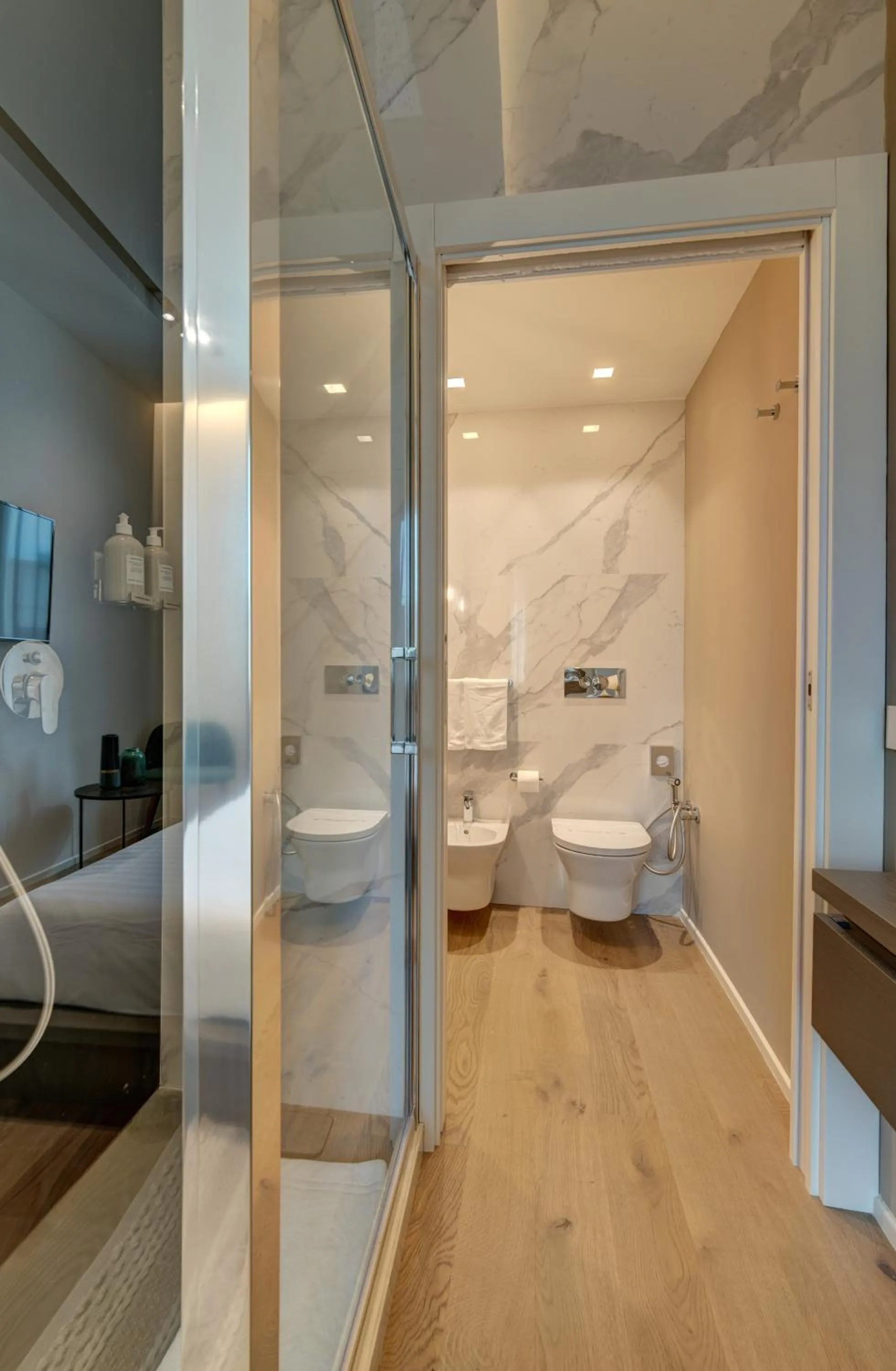 Shower in Le Palmette Suites