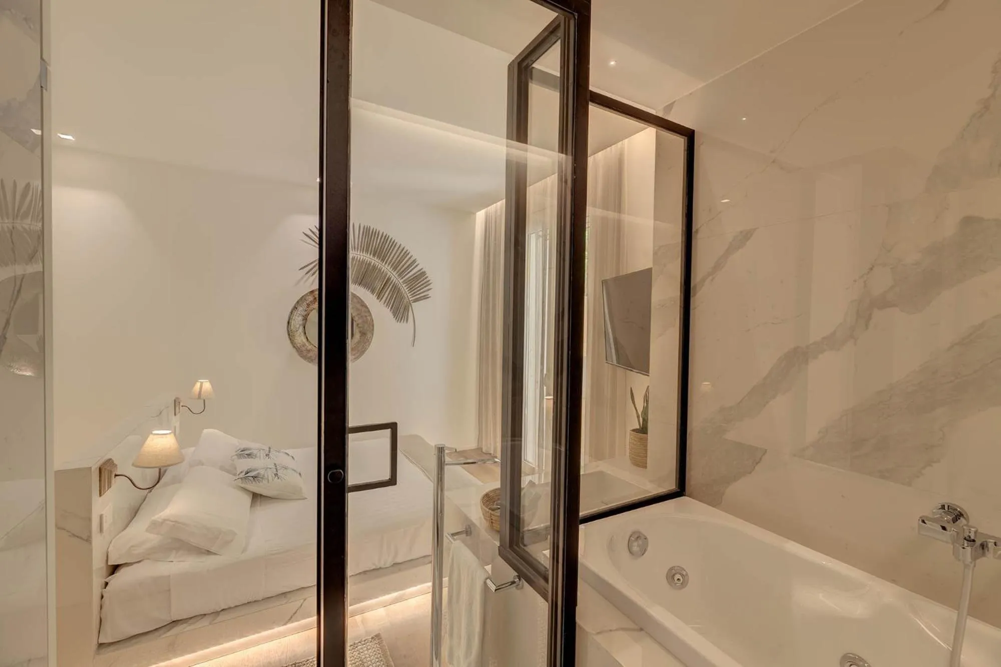 Shower in Le Palmette Suites