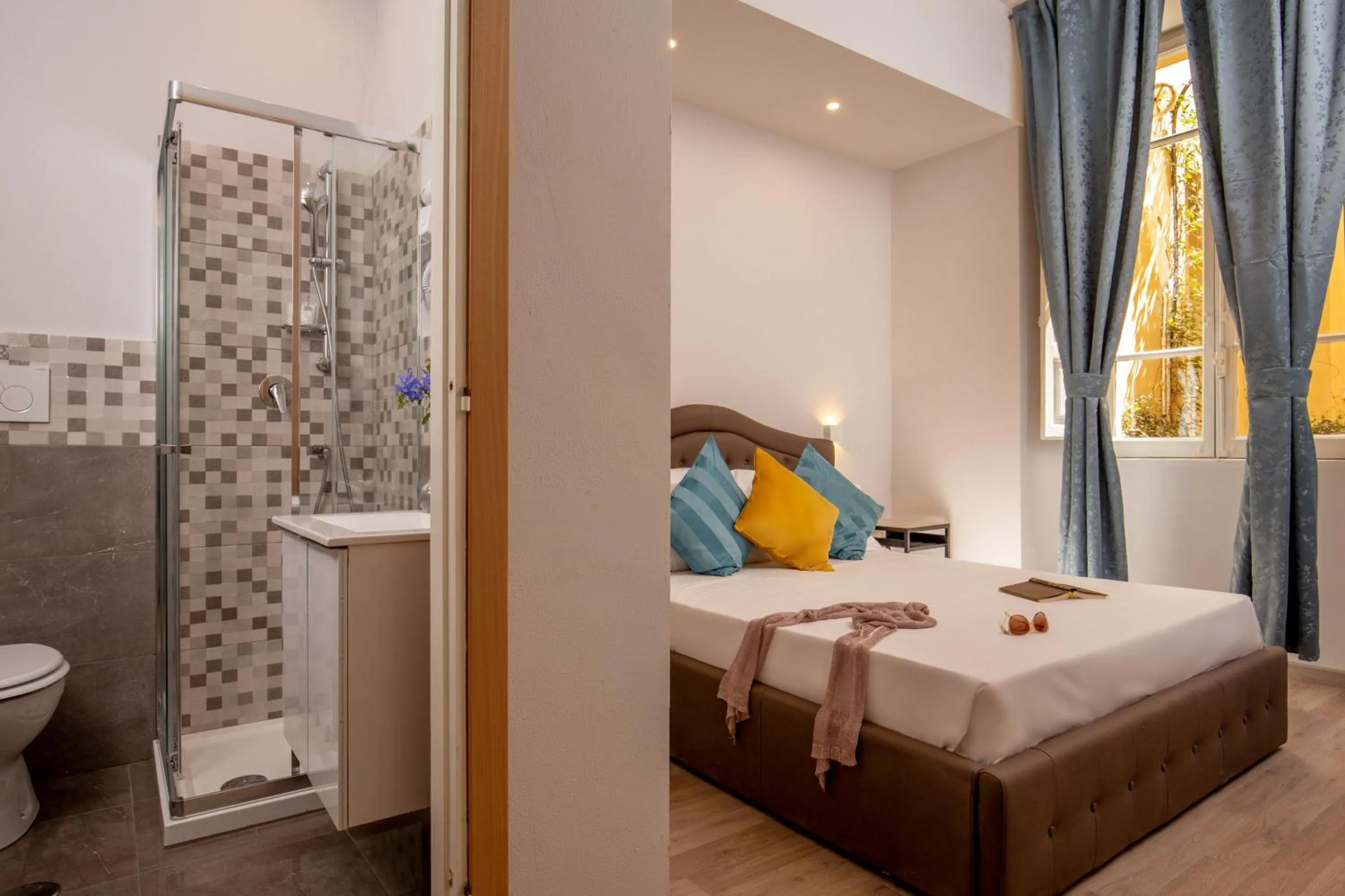 Bed in The Shell Rome Suite