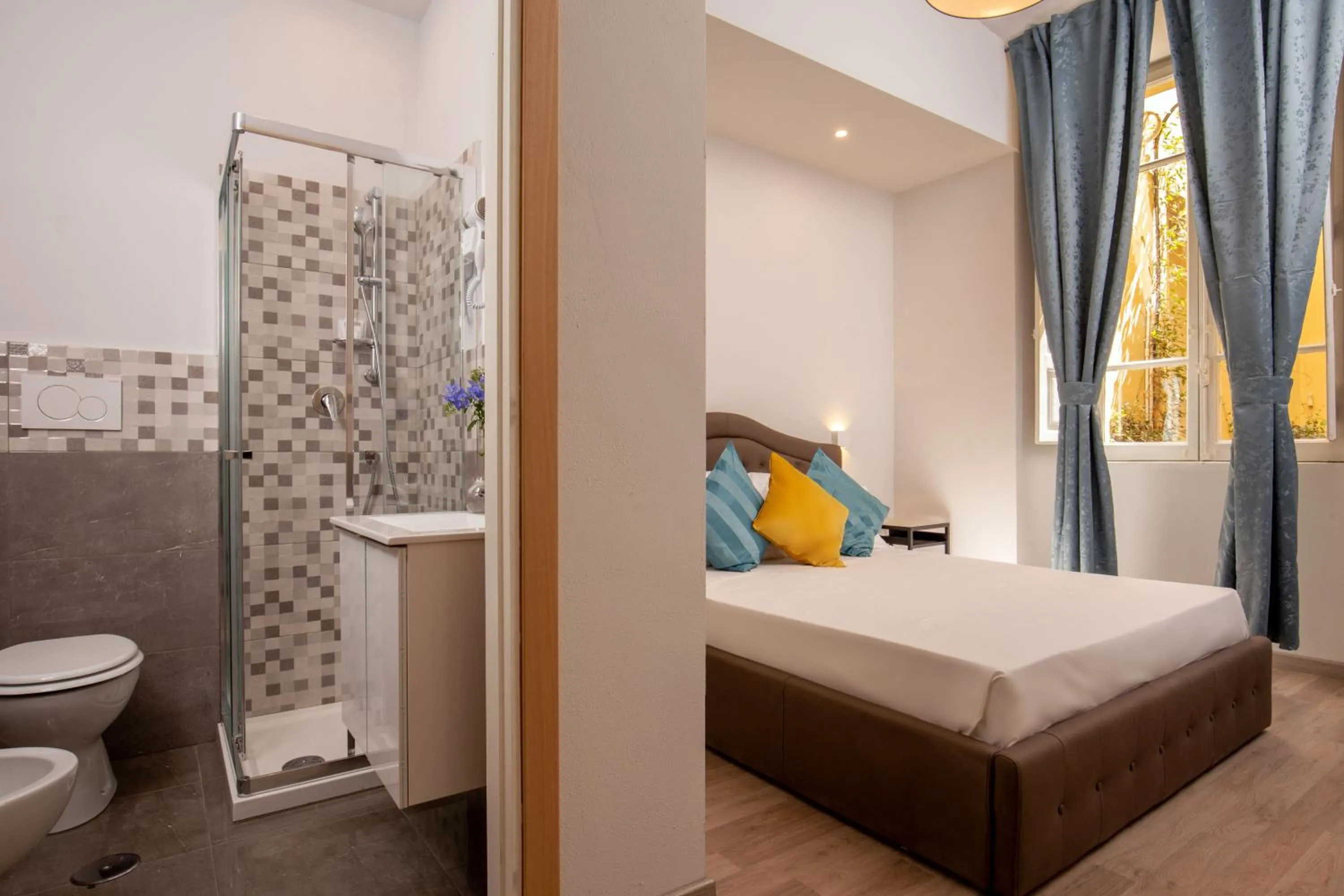 Bed in The Shell Rome Suite