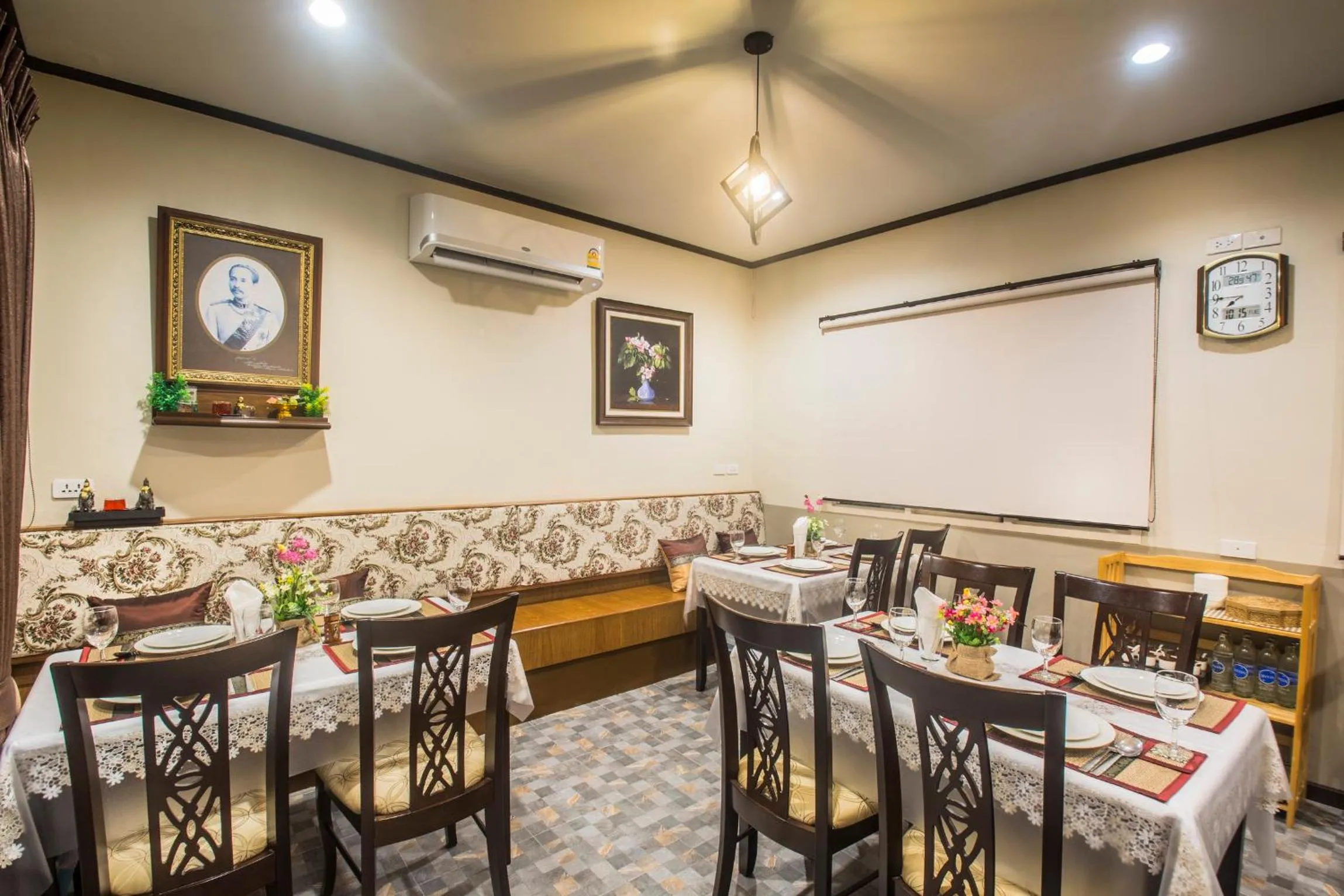 Restaurant/places to eat in Cana Boutique Hotel