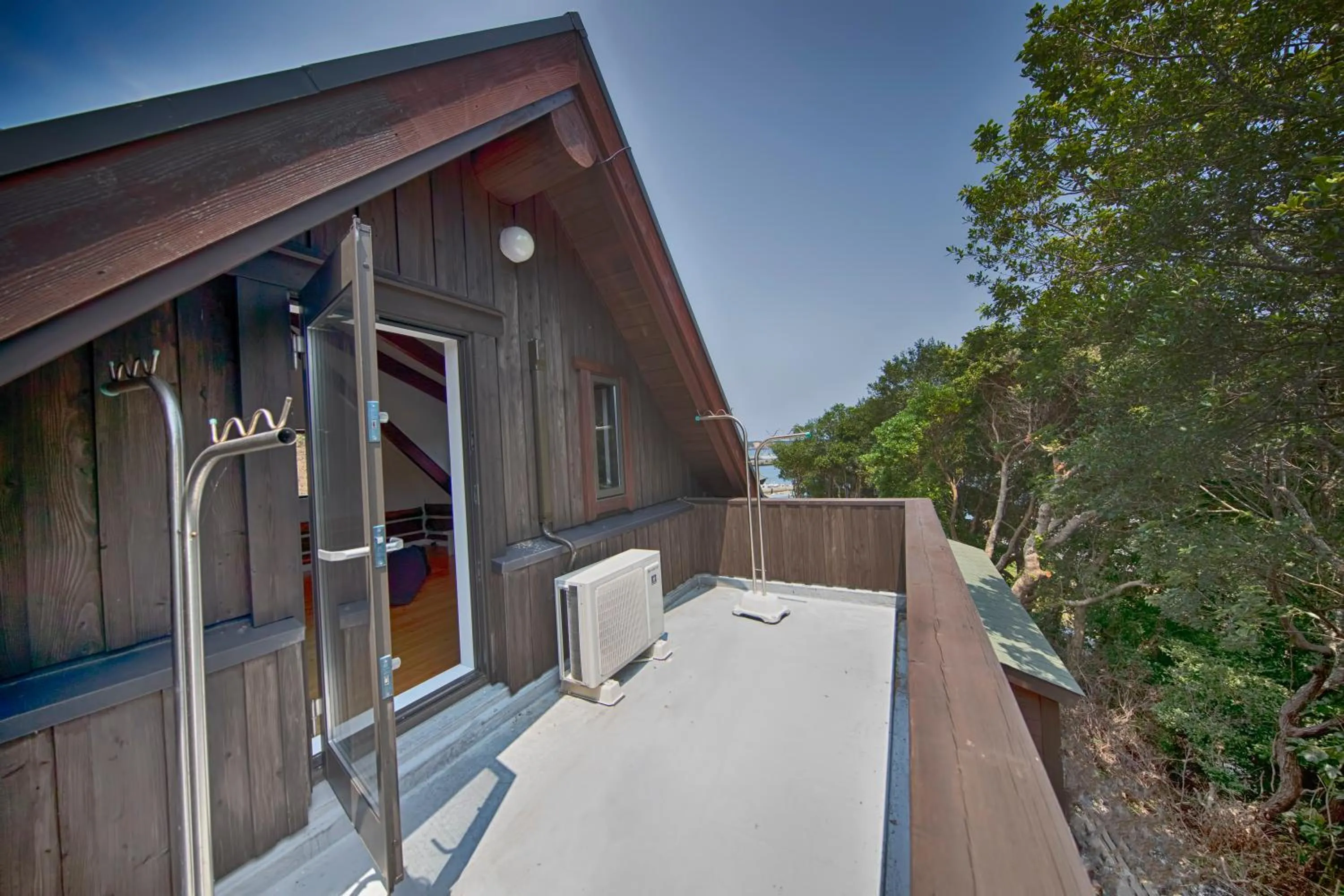 Balcony/Terrace in LOG HOUSE at Shima