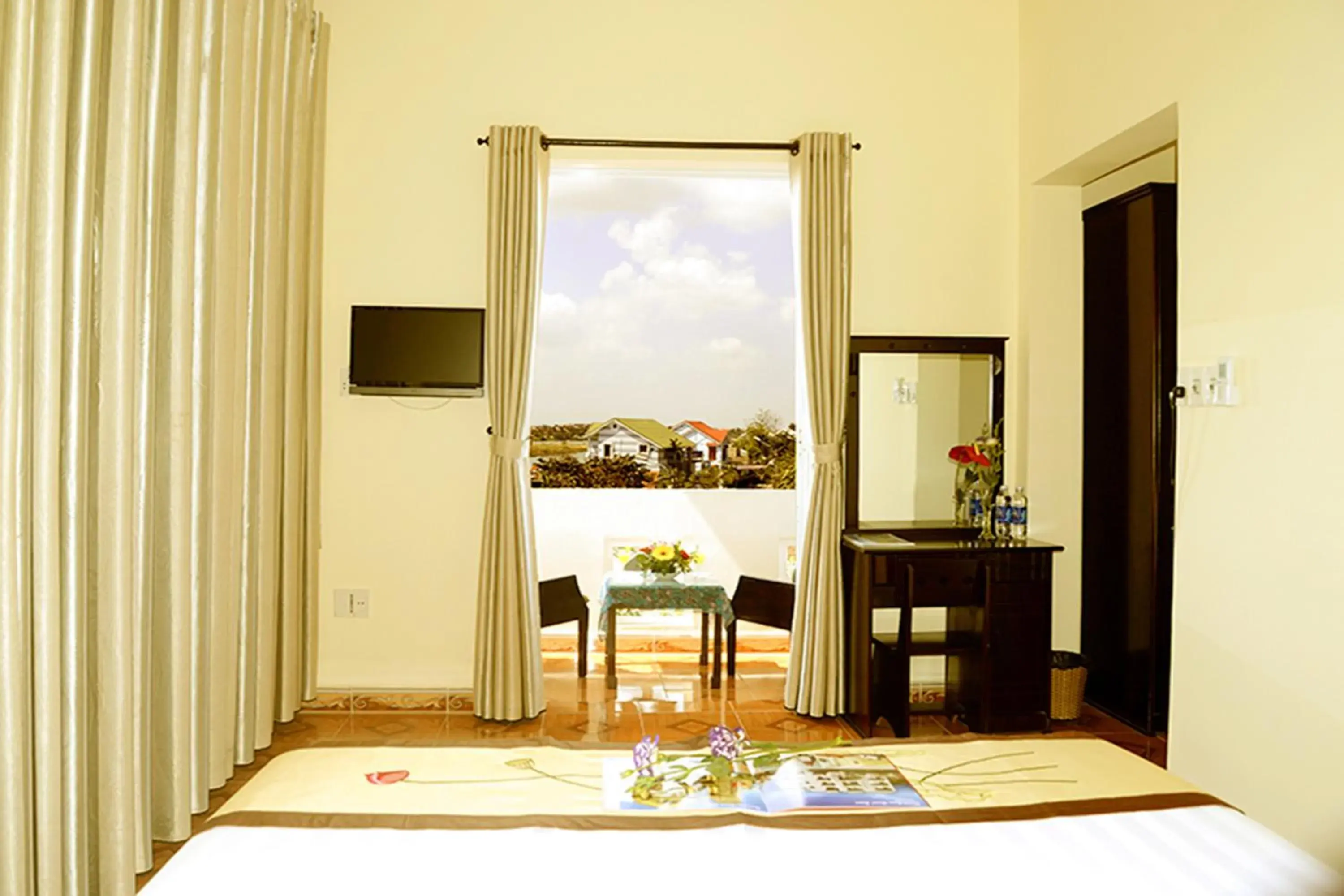 Deluxe Double Room with Balcony in Bamboo Garden Homestay Deluxe Double Room with Balcony in Bamboo Garden Homestay