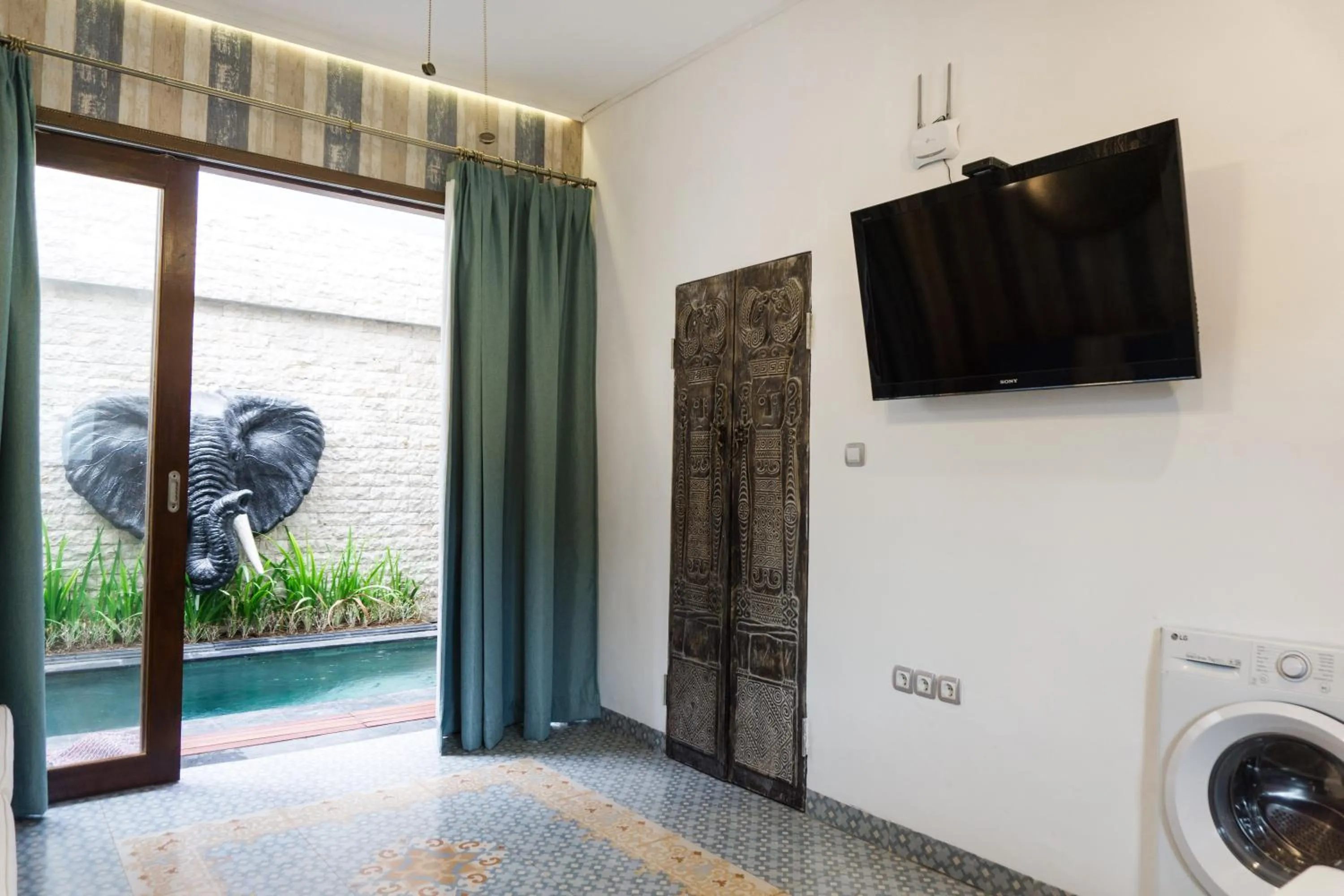 Communal lounge/ TV room in Colibry