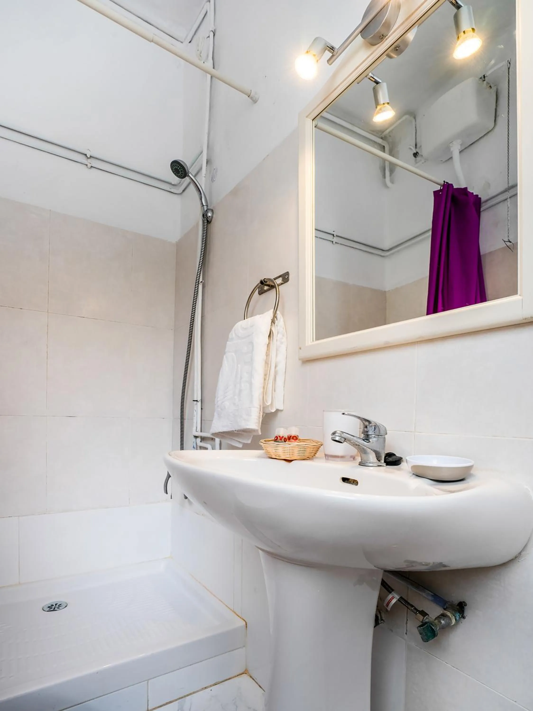 Bathroom in Hostal Patio de La Luna