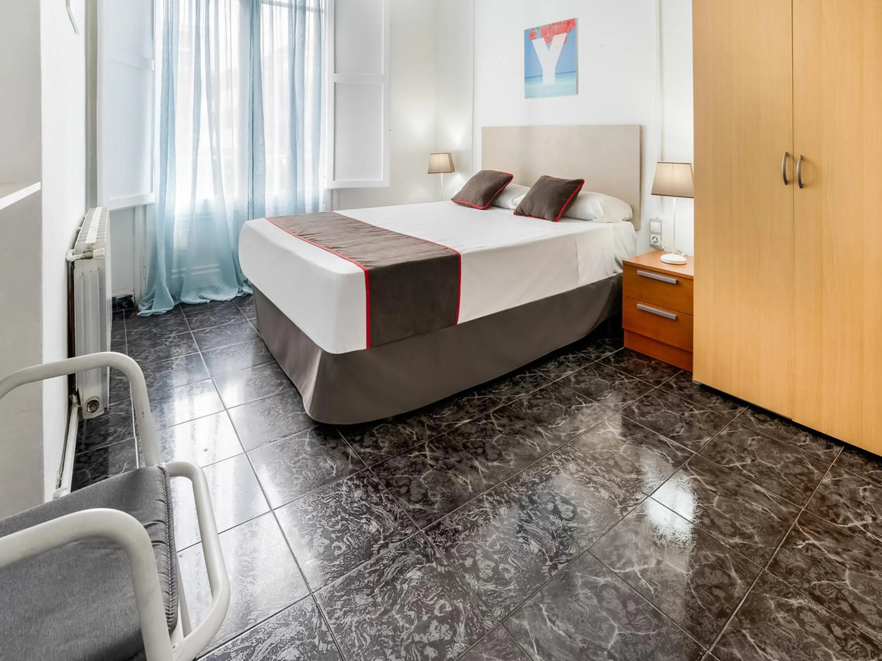 Photo of the whole room, Bed in Hostal Patio de La Luna