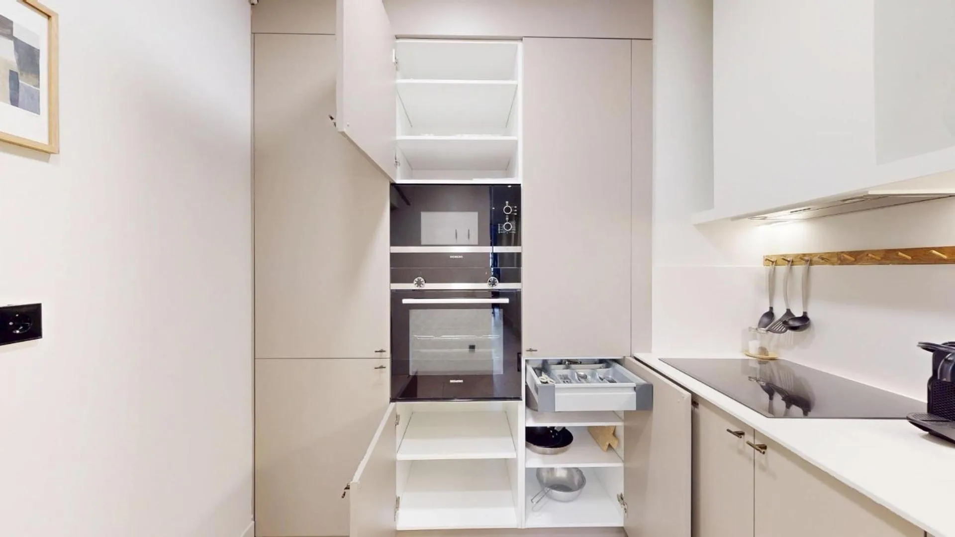 Decorative detail in Sol y El Madroño