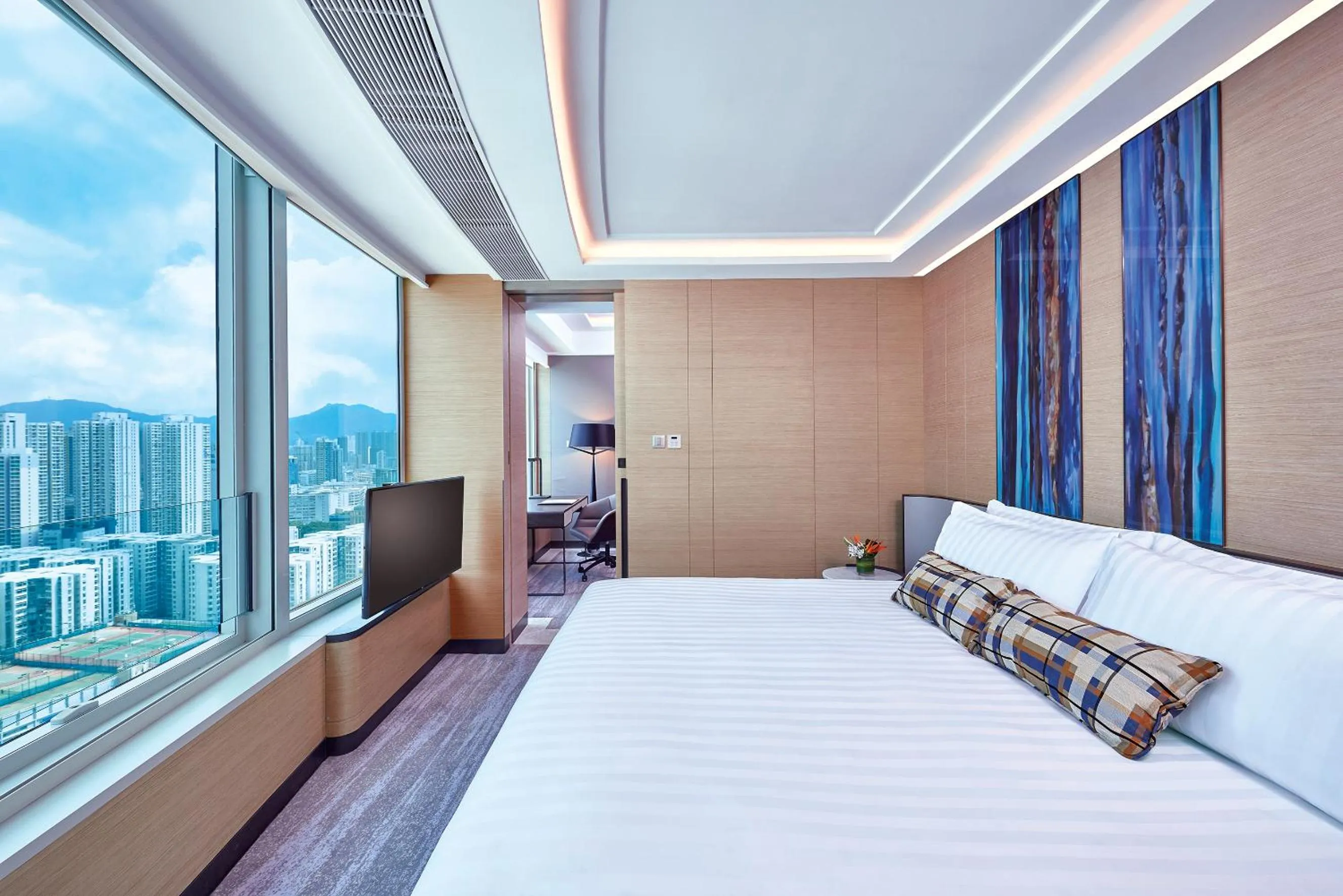 Photo of the whole room, Bed in Harbour Grand Kowloon