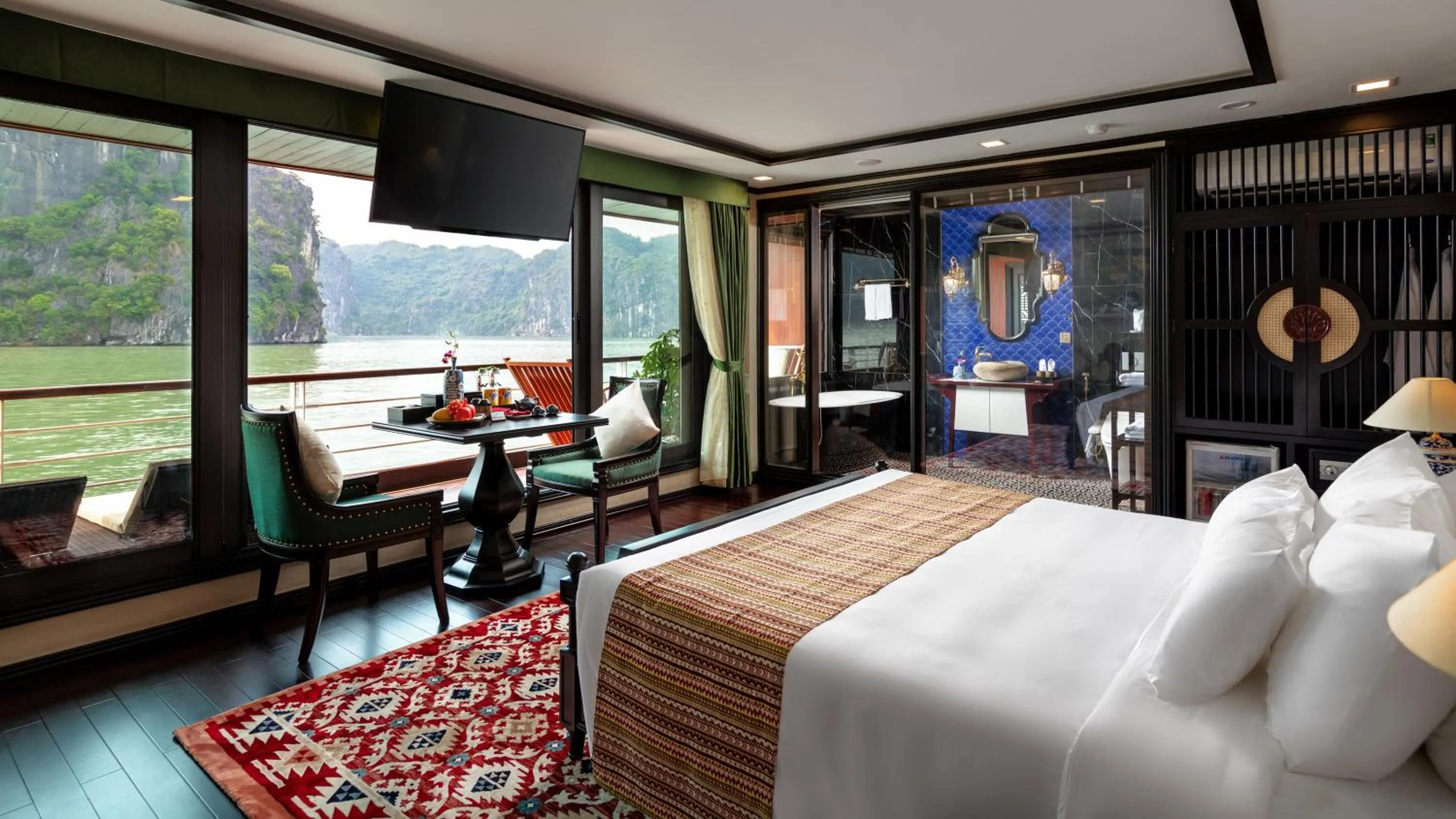 Photo of the whole room, Bed in Orchid Premium Cruise