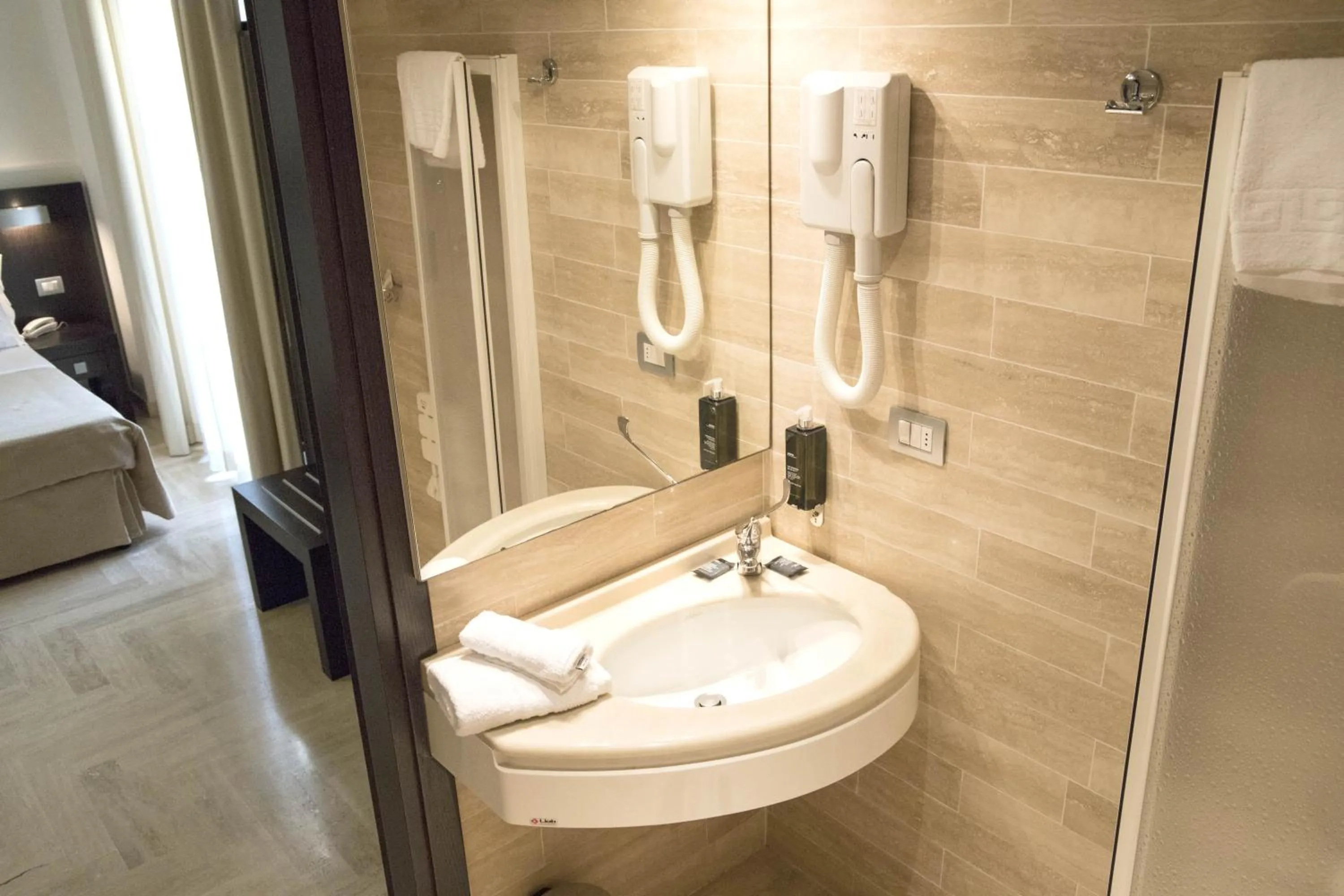 Bathroom in Albergo Cantiani
