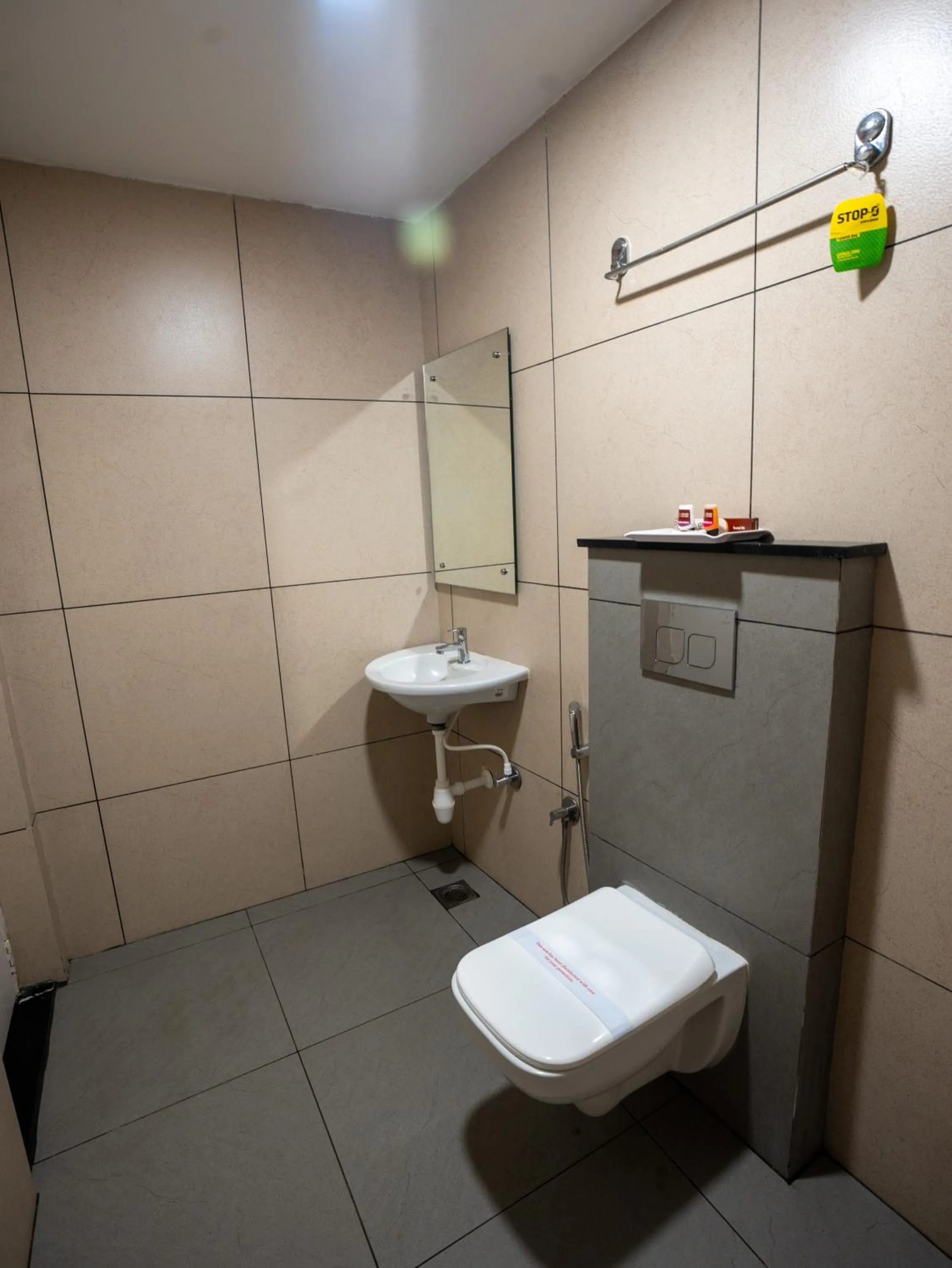 Toilet in Grand Oliver