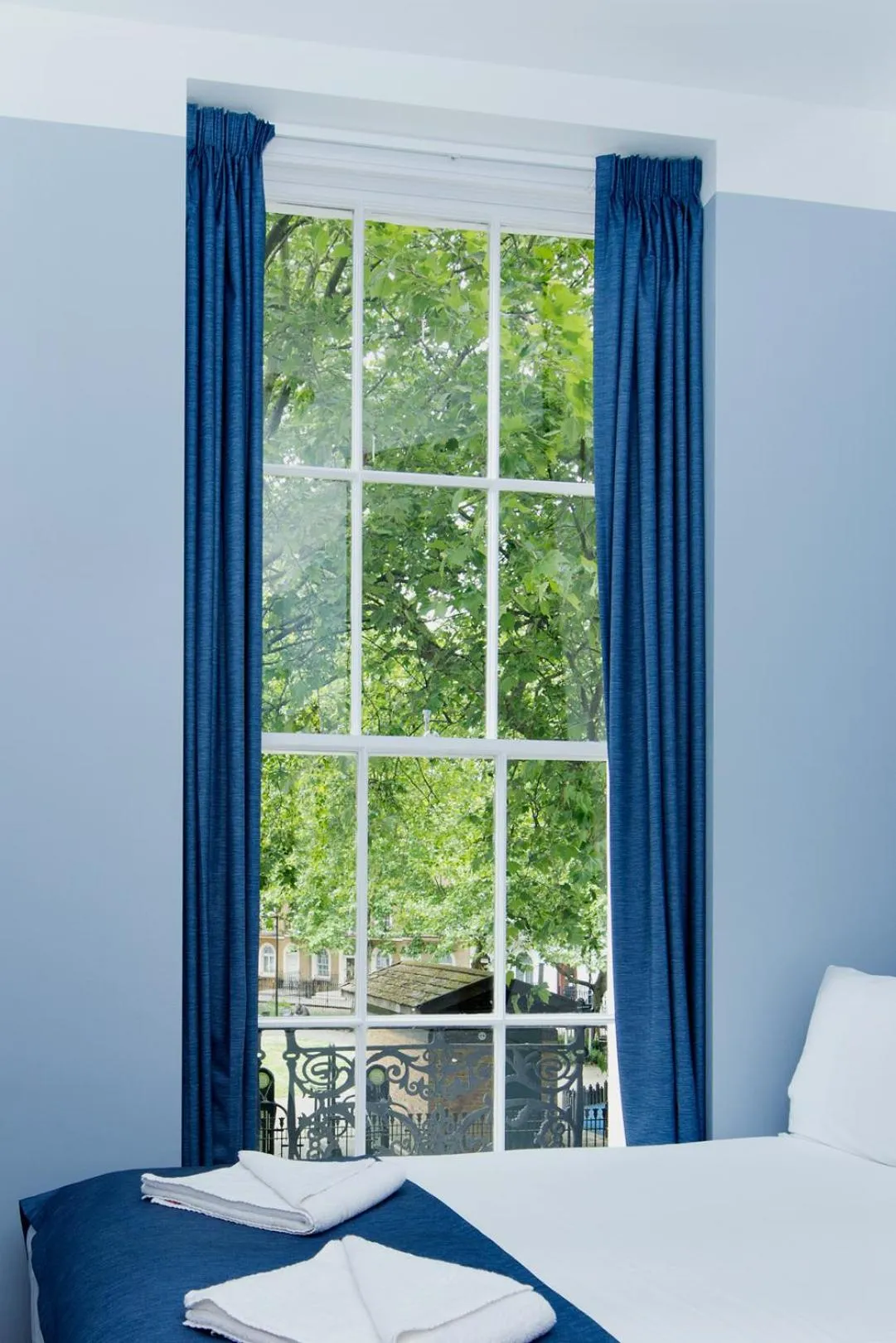 View (from property/room), Bed in Angus Hotel