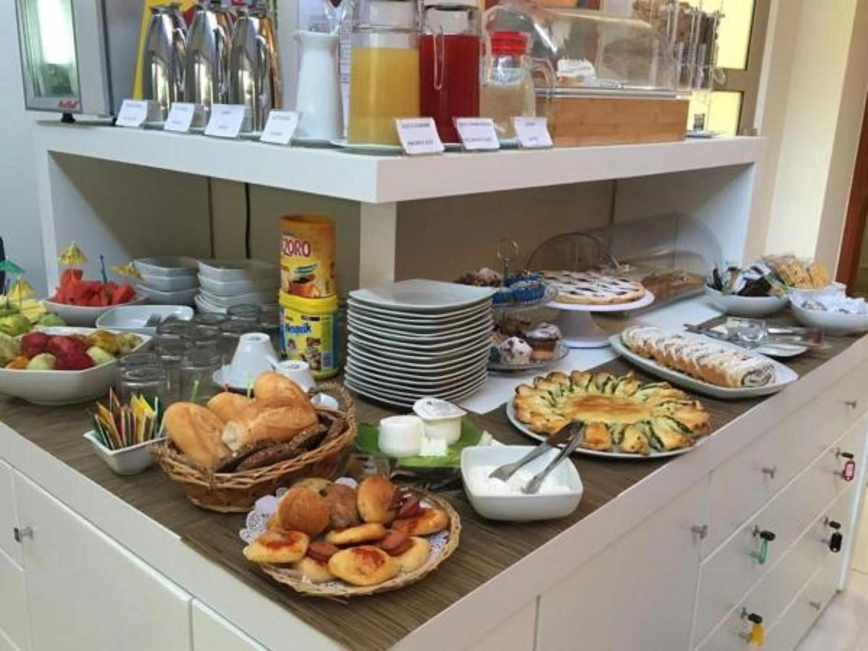 Food and drinks in Barone Liberty & Luxury SPA-Boutique Hotel