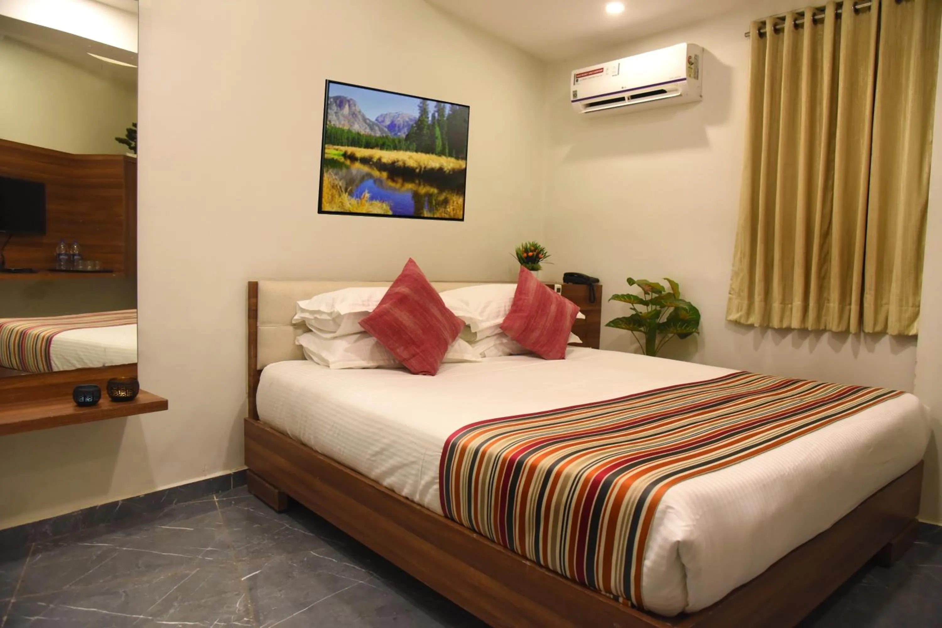 Bedroom, Bed in HOTEL RAJPATH INN