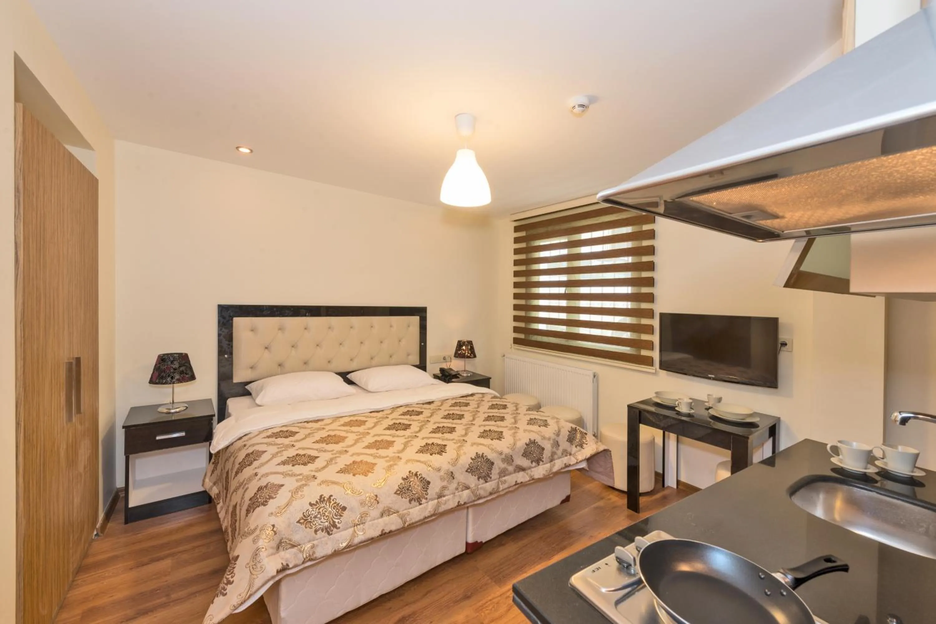 Bedroom, Bed in Invictum Residence